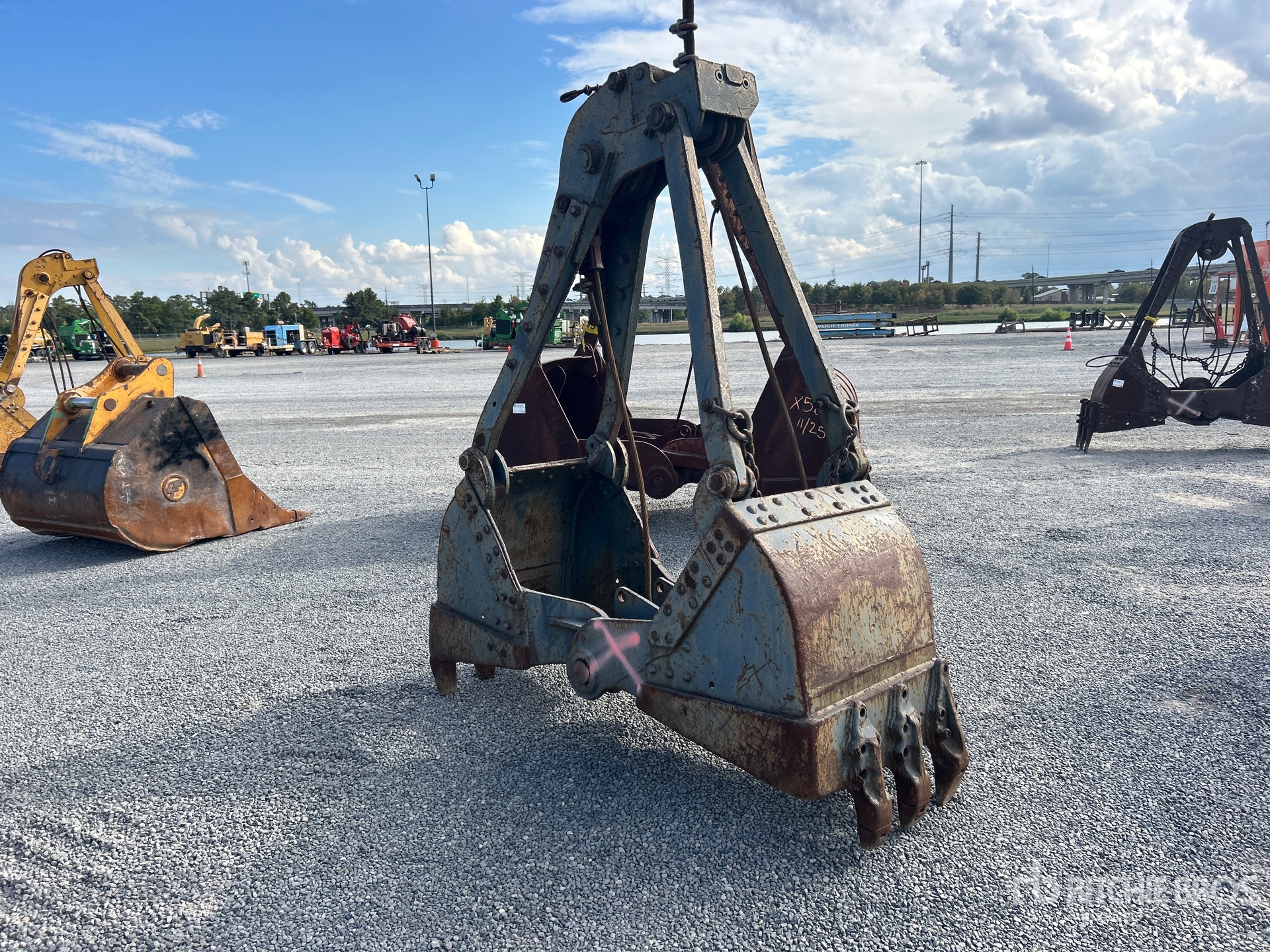 Aspect général with Image, coin arrière droit