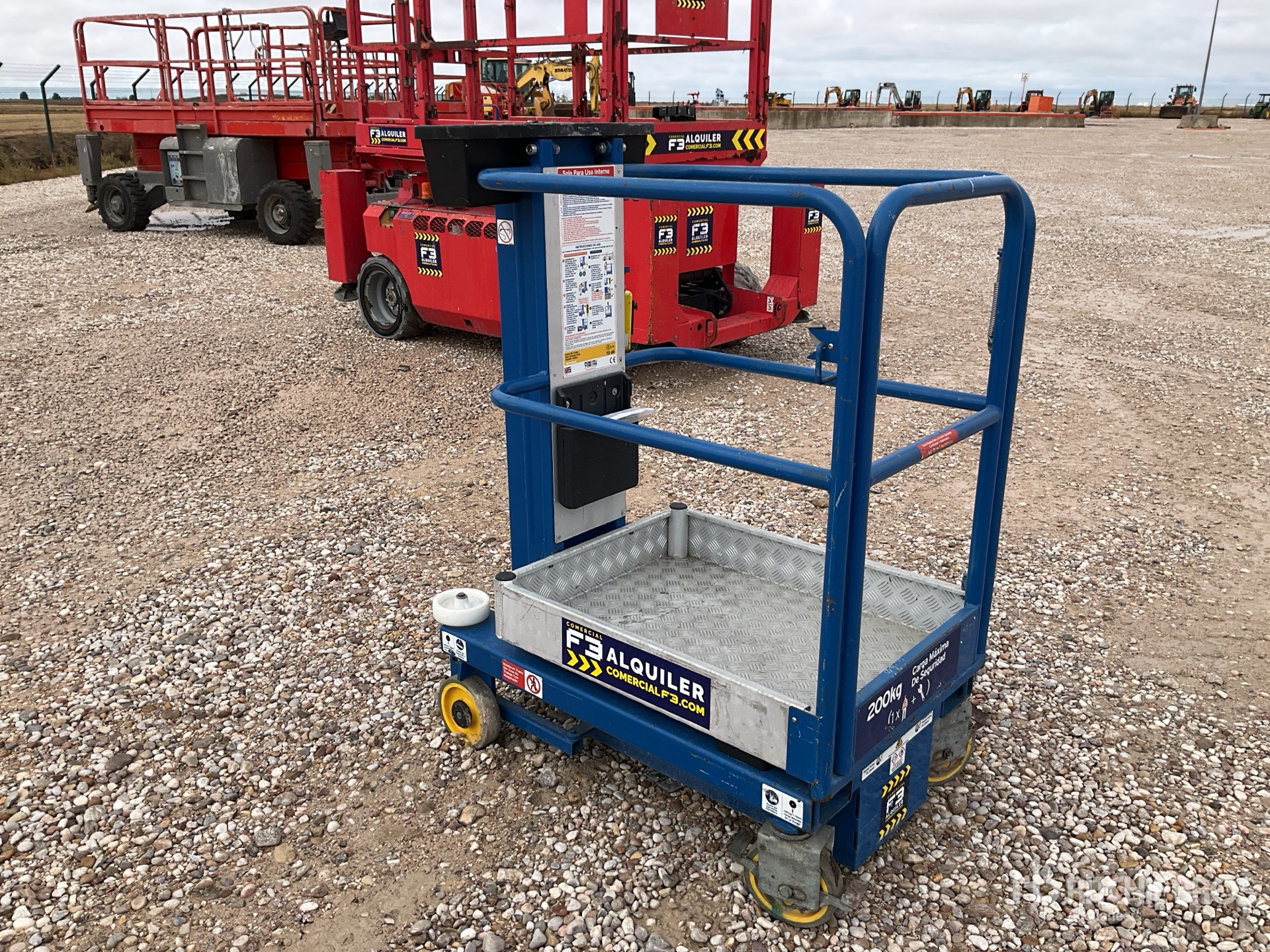 General Appearance with Picture, Right Front Corner