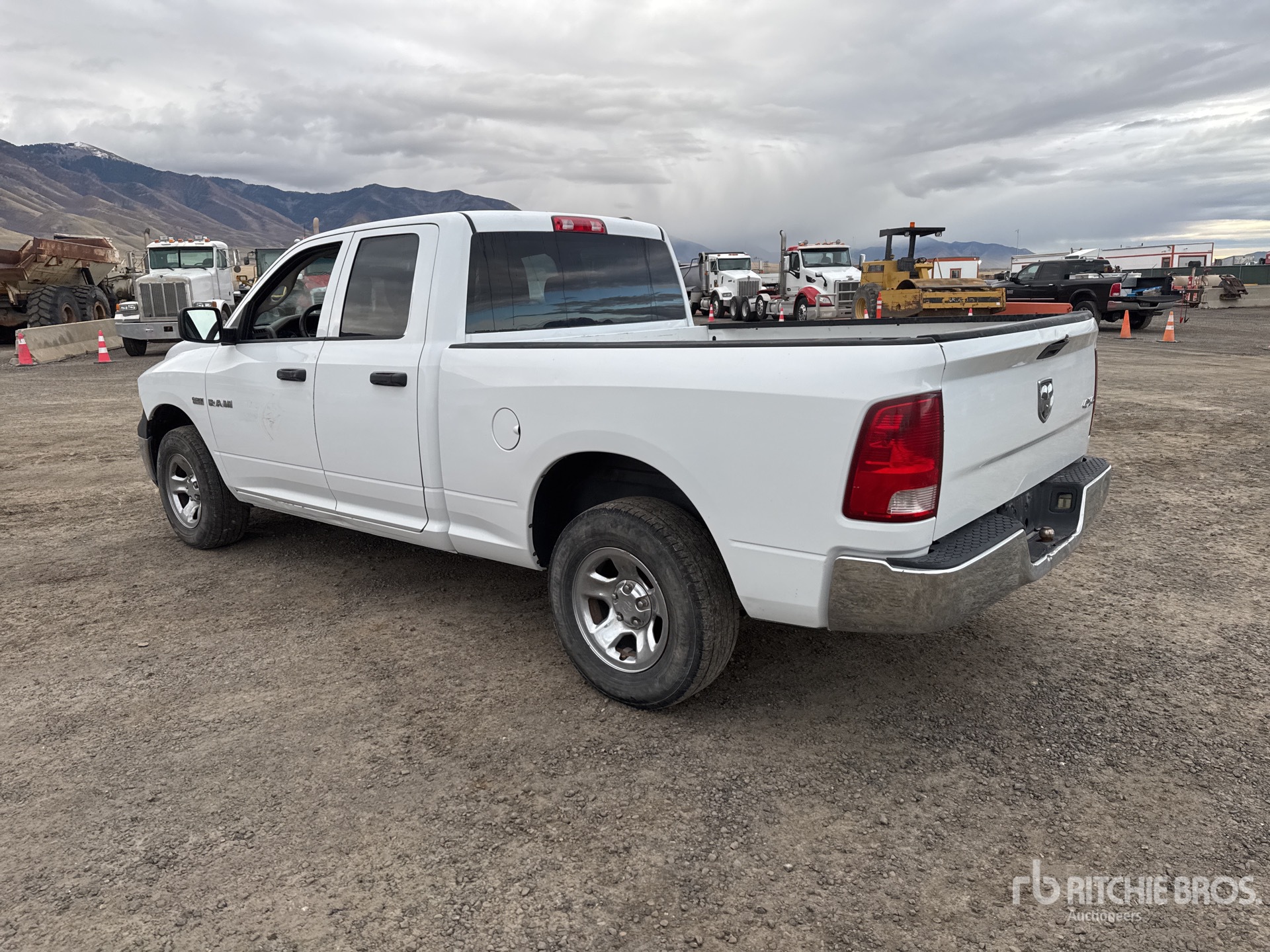 General Appearance with Picture, Left Rear Corner