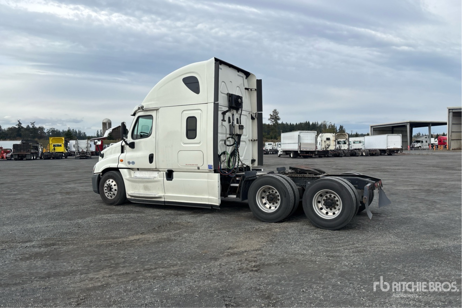 Aspect général with Image, coin arrière gauche