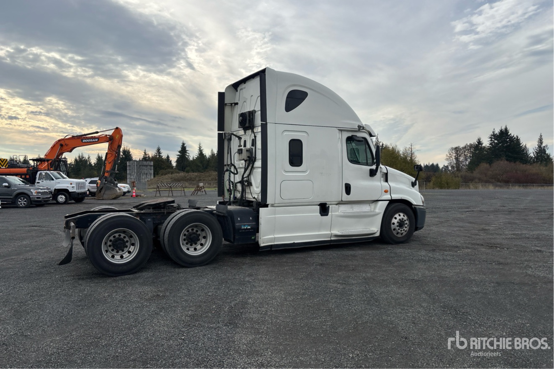 Aspect général with Image, coin arrière droit