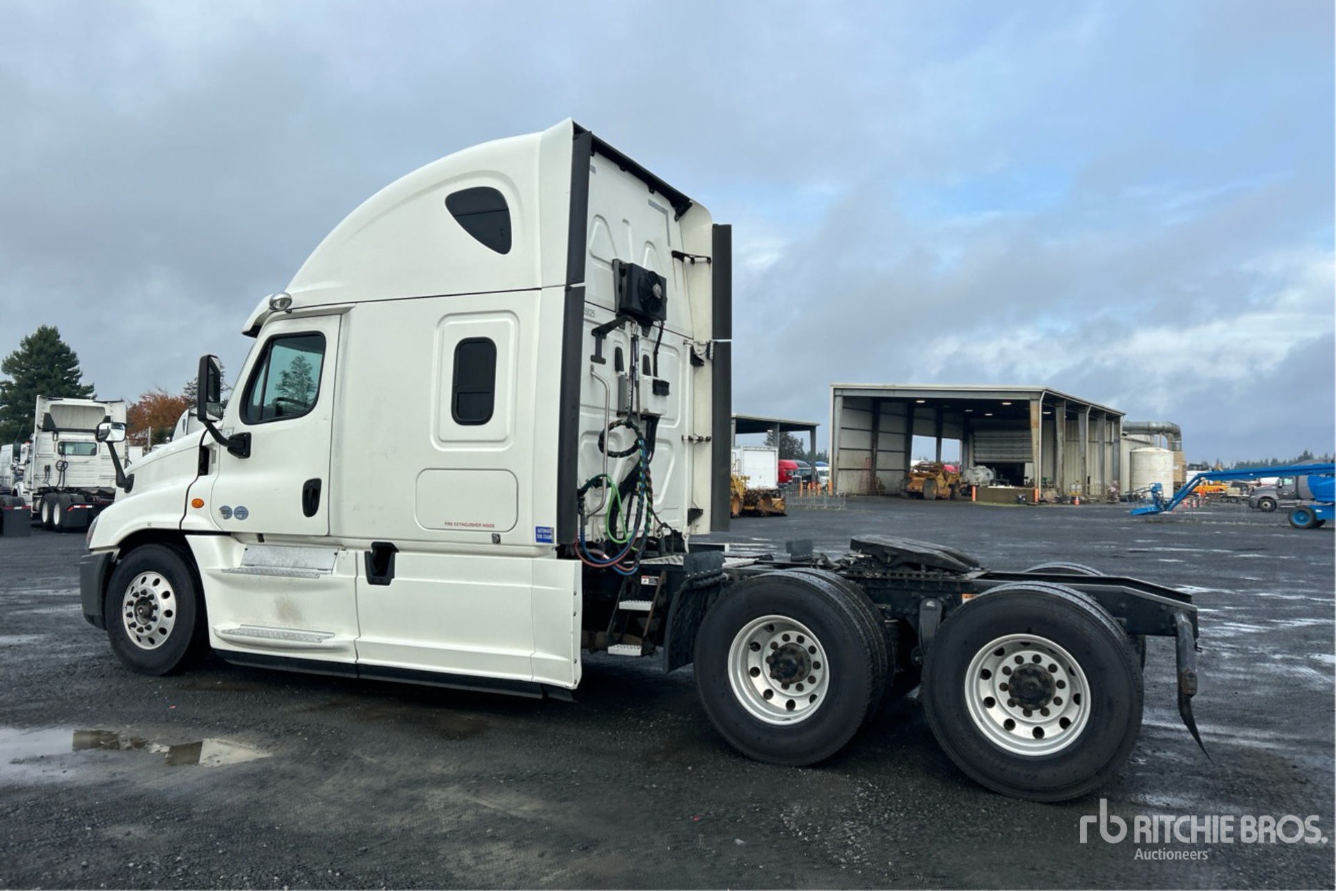 General Appearance with Picture, Left Rear Corner