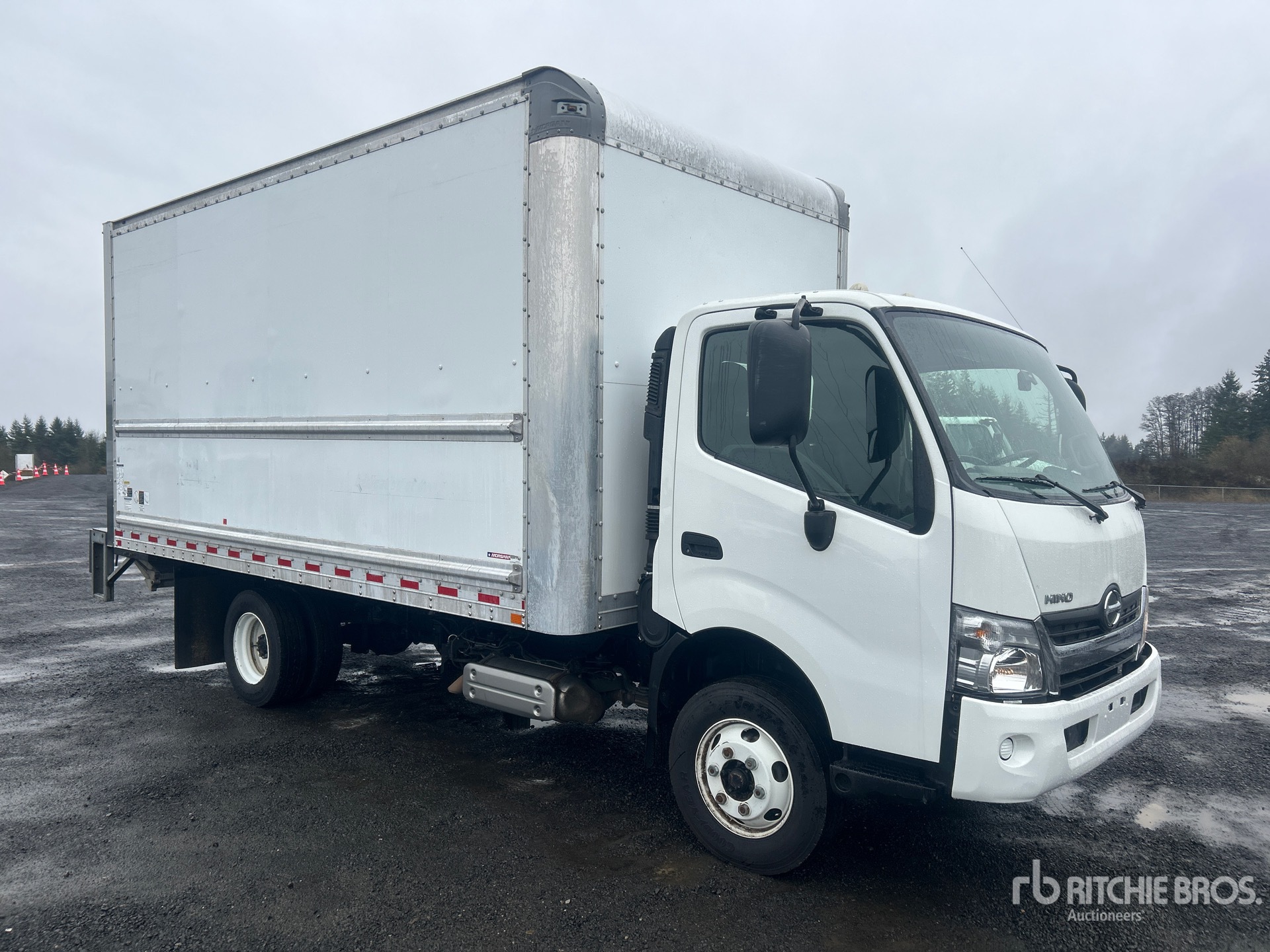 Aspect général with Image, coin avant droit