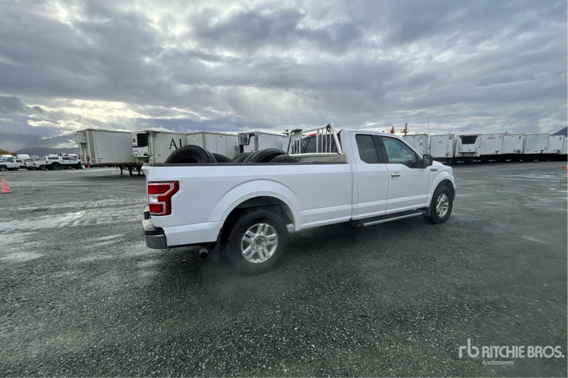 General Appearance with Bild, Ecke hinten rechts