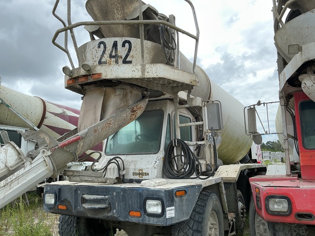 2007 Oshkosh 8x6 Front Discharge Mixer Truck