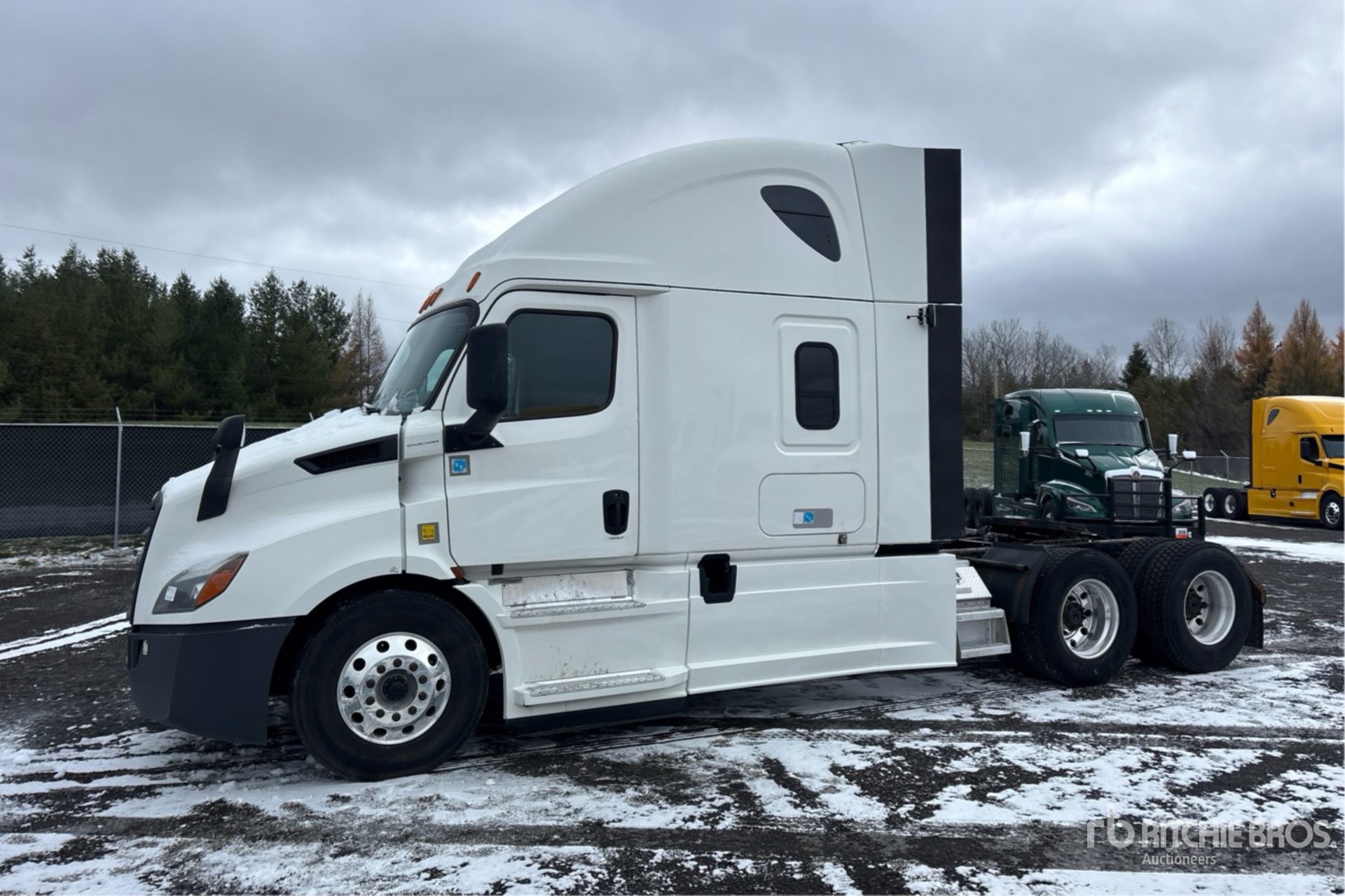 Aspect général with Image, coin avant gauche