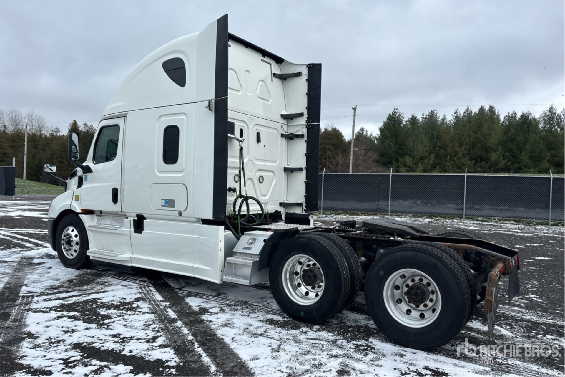 Aspect général with Image, coin arrière gauche