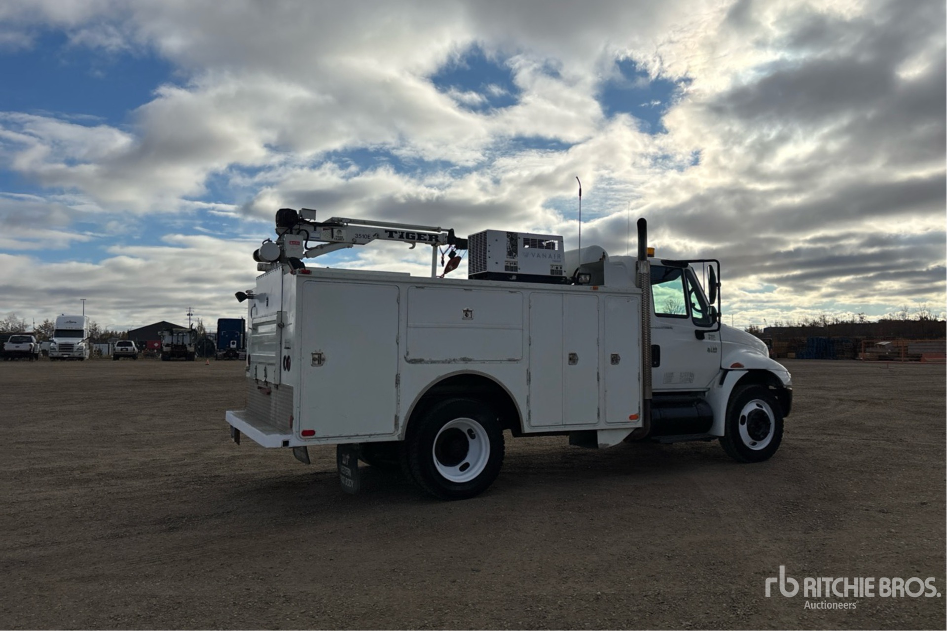 General Appearance with Picture, Right Rear Corner