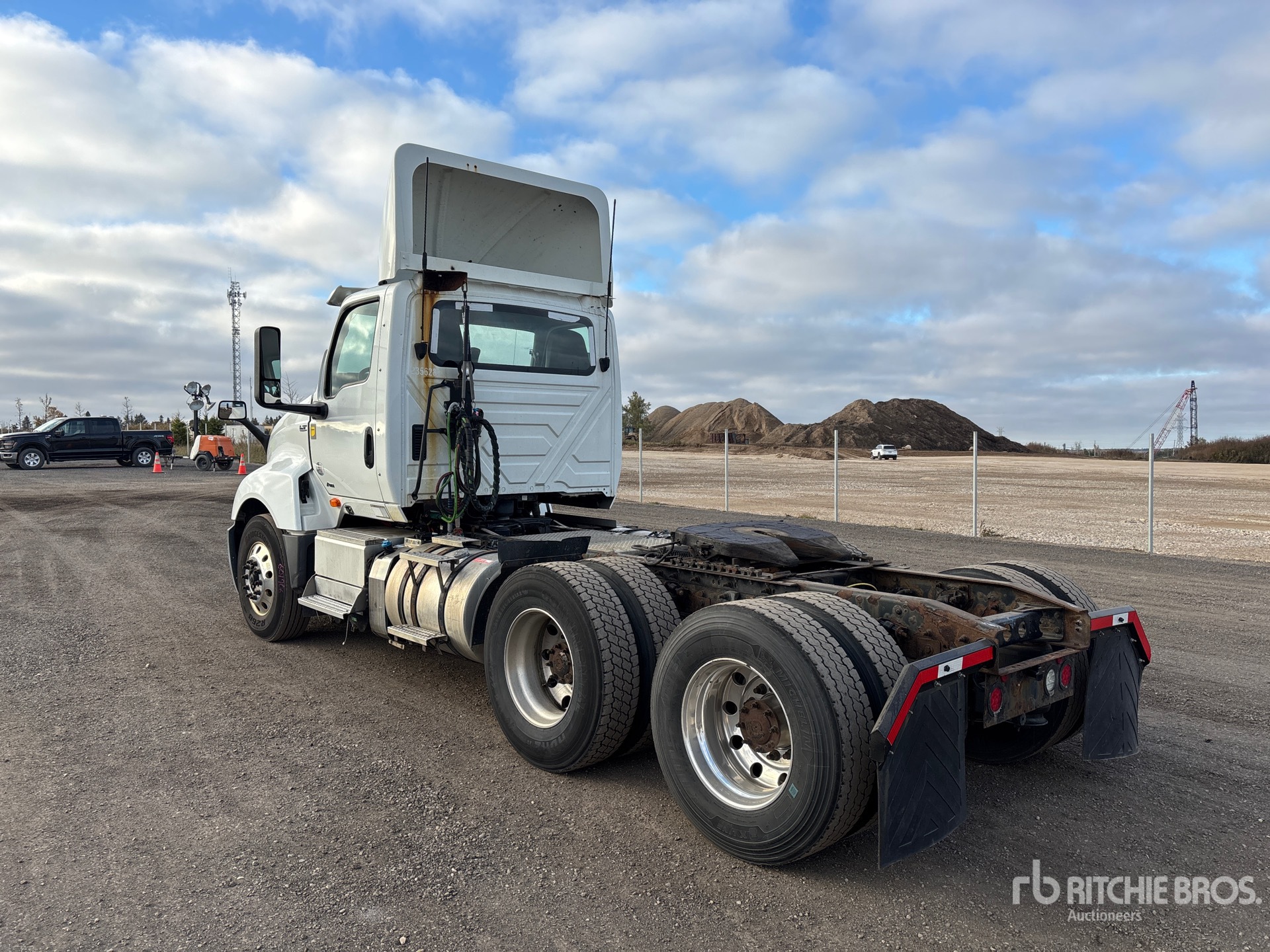 General Appearance with Bild, Ecke hinten links