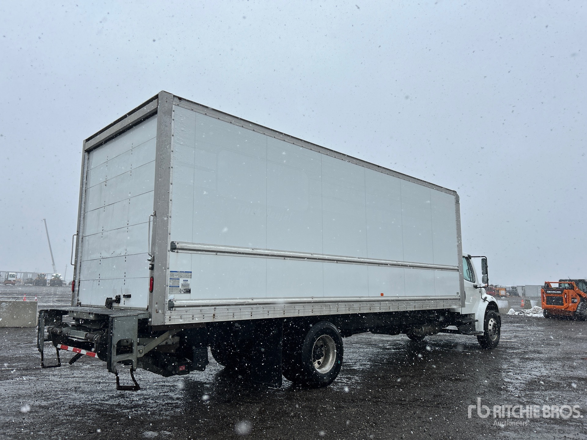 General Appearance with Foto, angolo anteriore sinistro