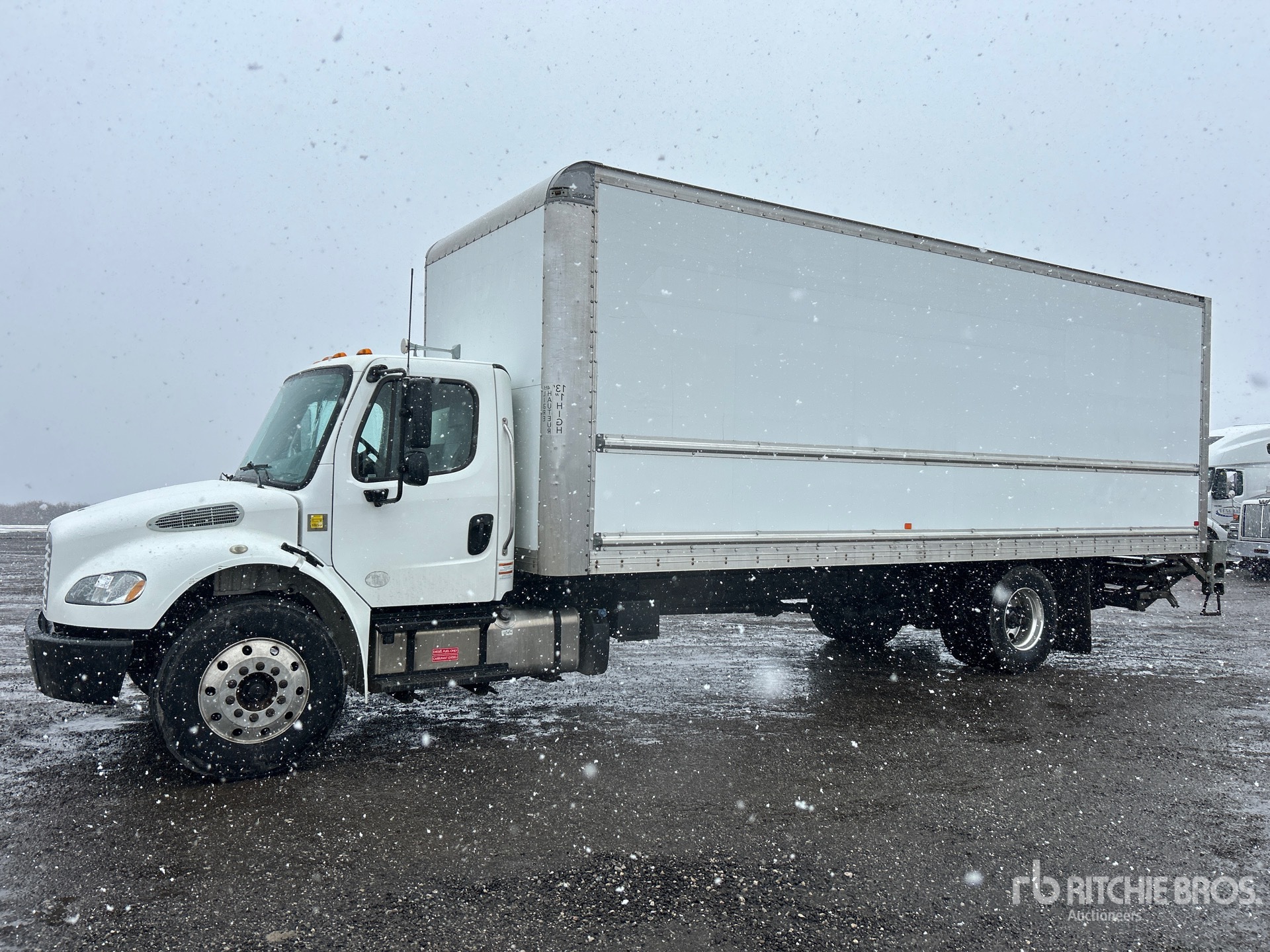 General Appearance with Foto, angolo anteriore sinistro