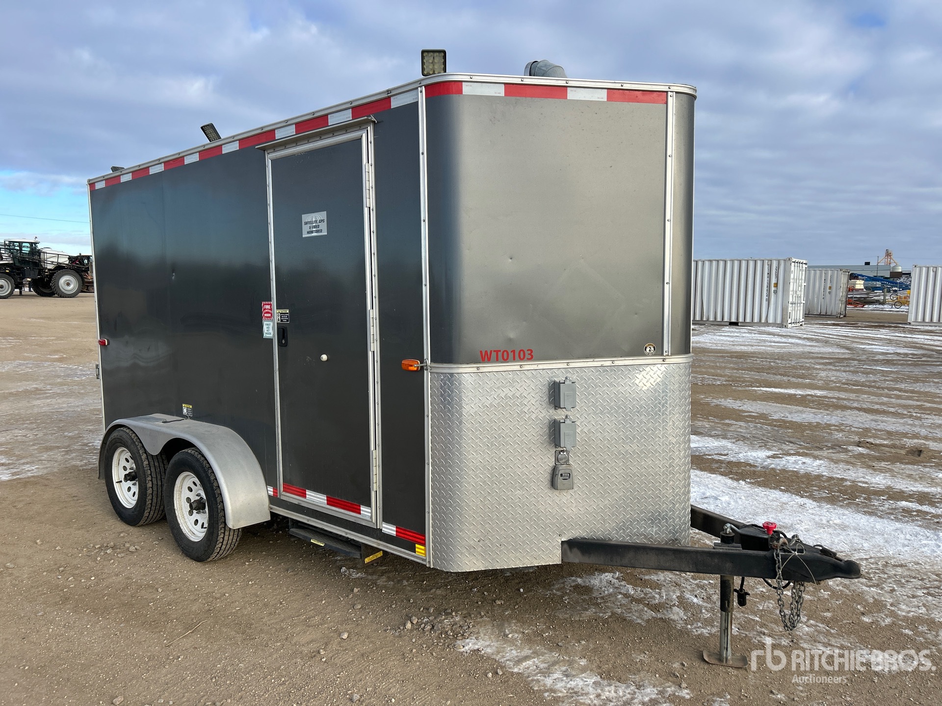 General Appearance with Bild, Ecke vorne rechts