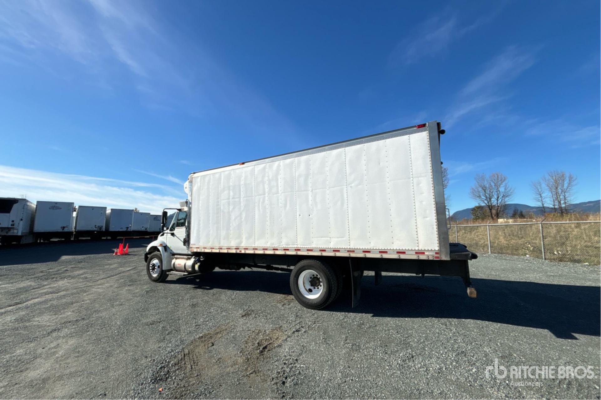 General Appearance with Foto, angolo posteriore sinistro