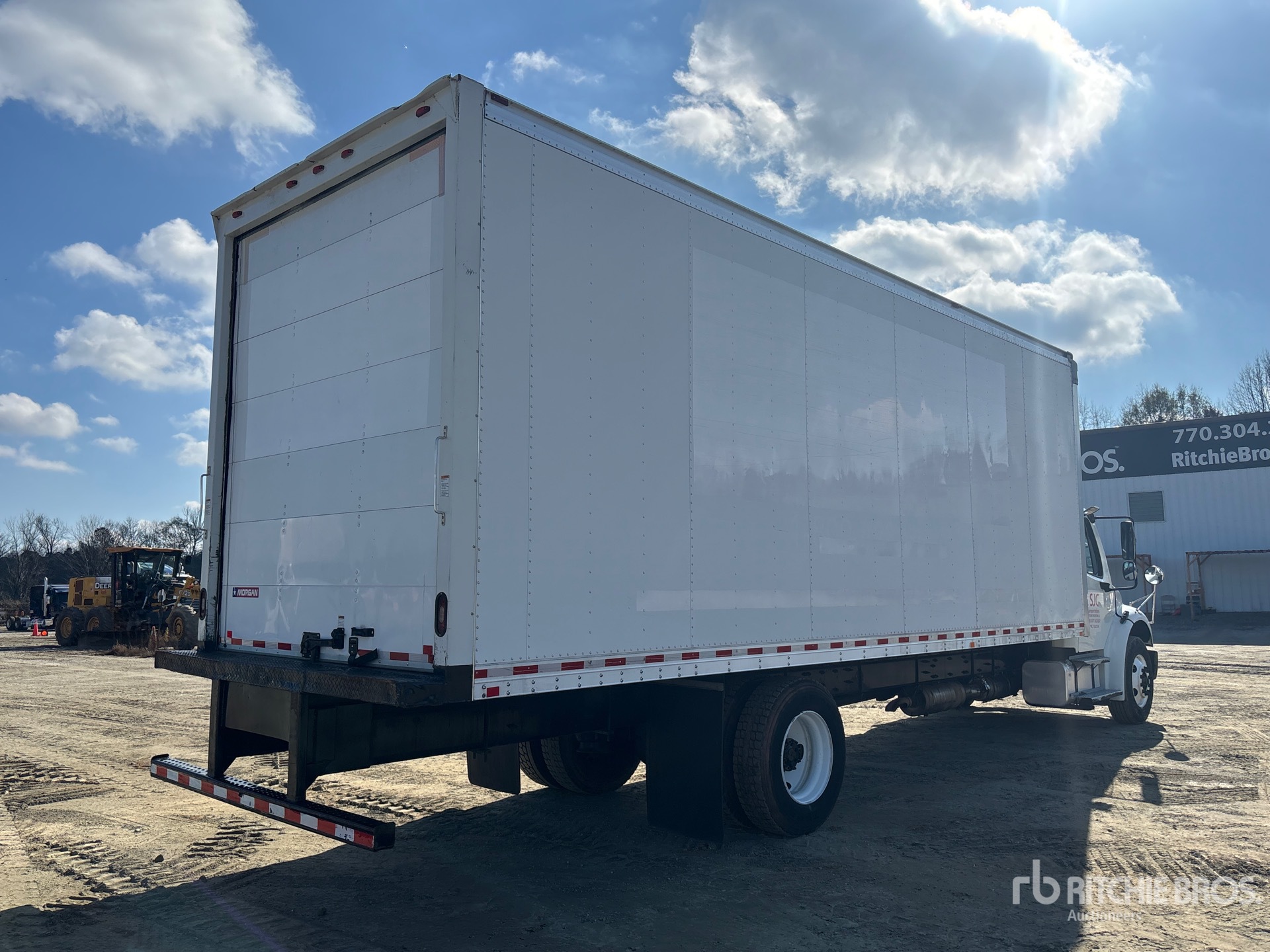 General Appearance with Bild, Ecke hinten rechts