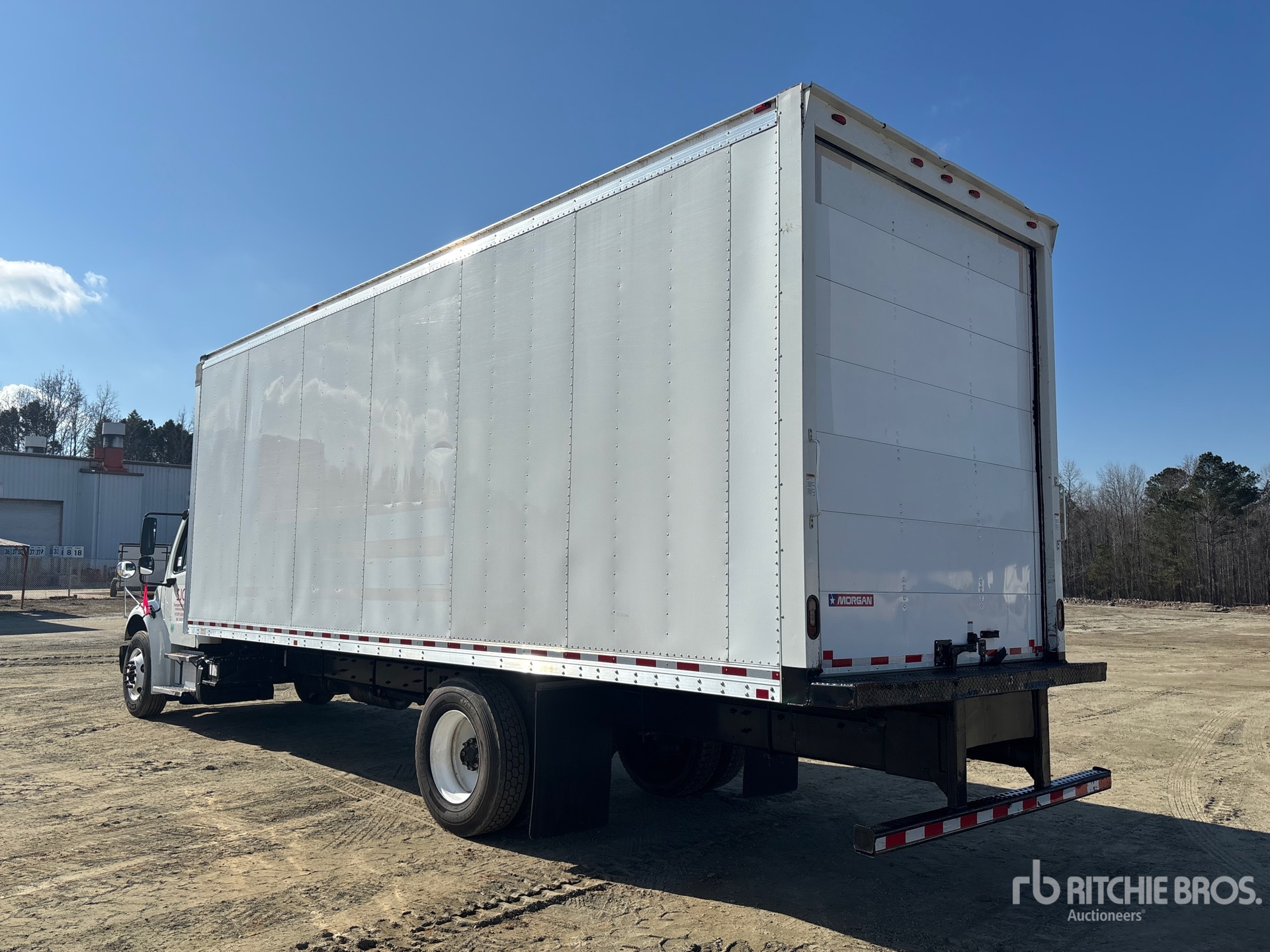 General Appearance with Bild, Ecke hinten links