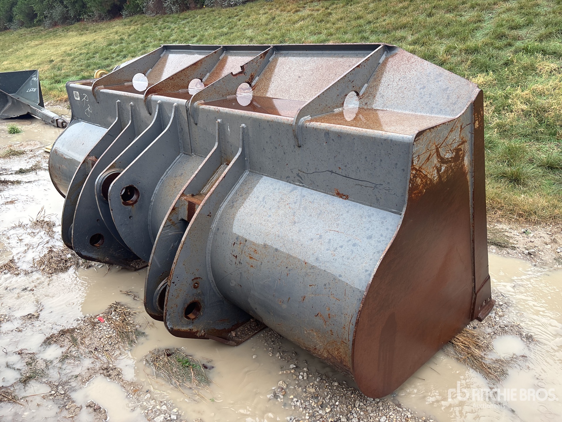 General Appearance with Bild, Ecke hinten rechts