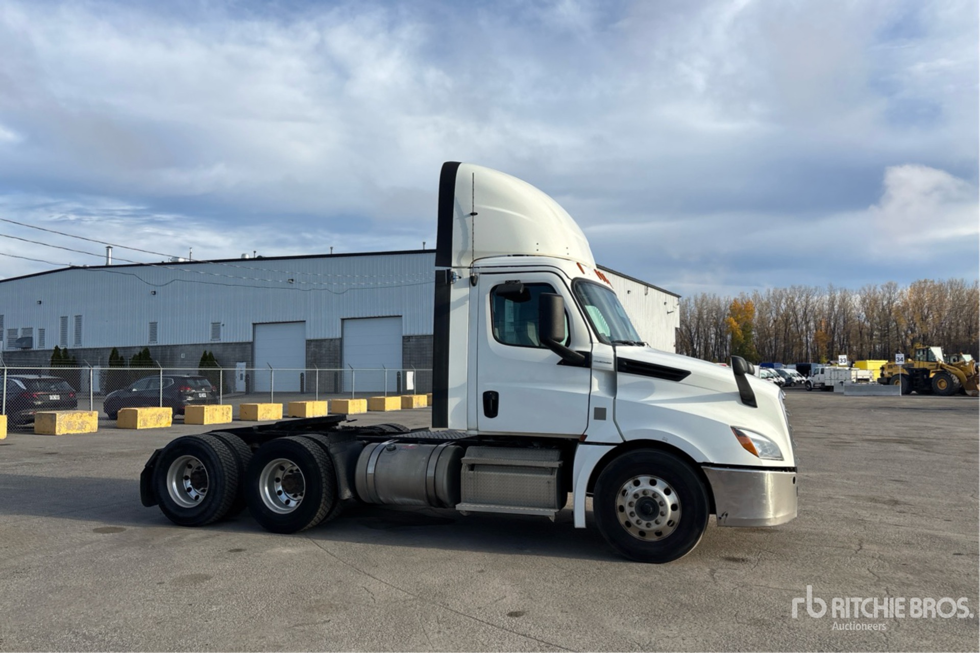 General Appearance with Foto, angolo anteriore destro