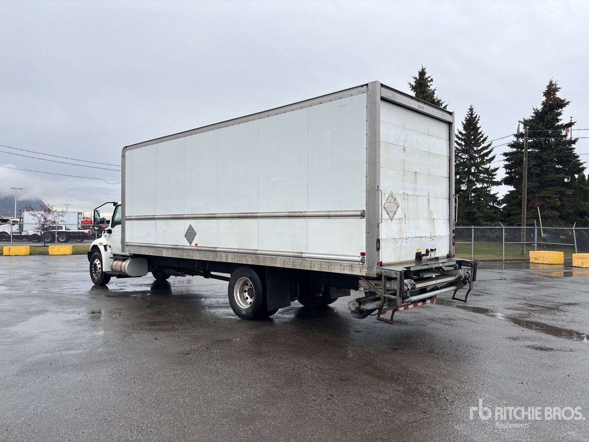 General Appearance with Foto, angolo posteriore sinistro