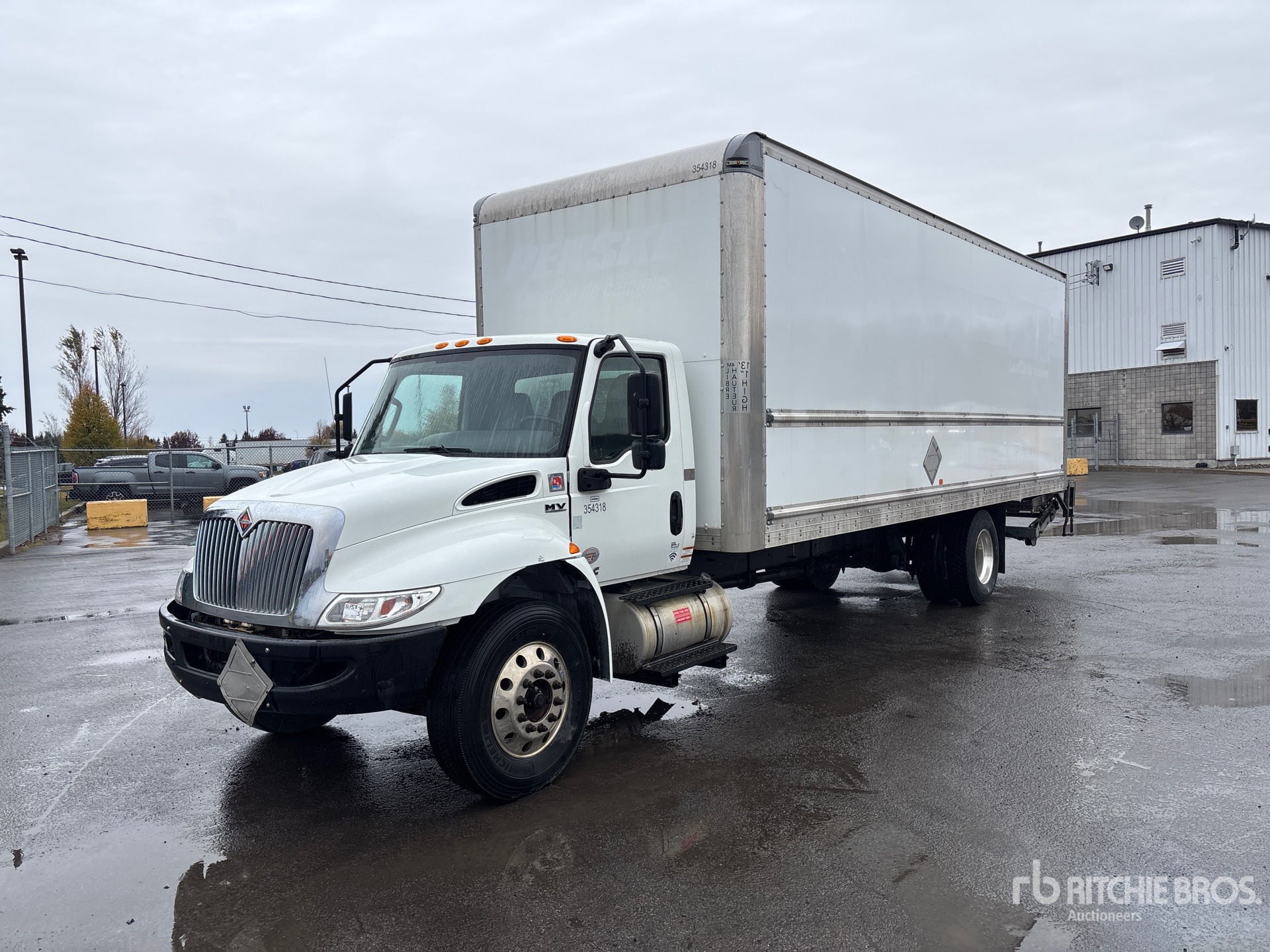 General Appearance with Featured Photo