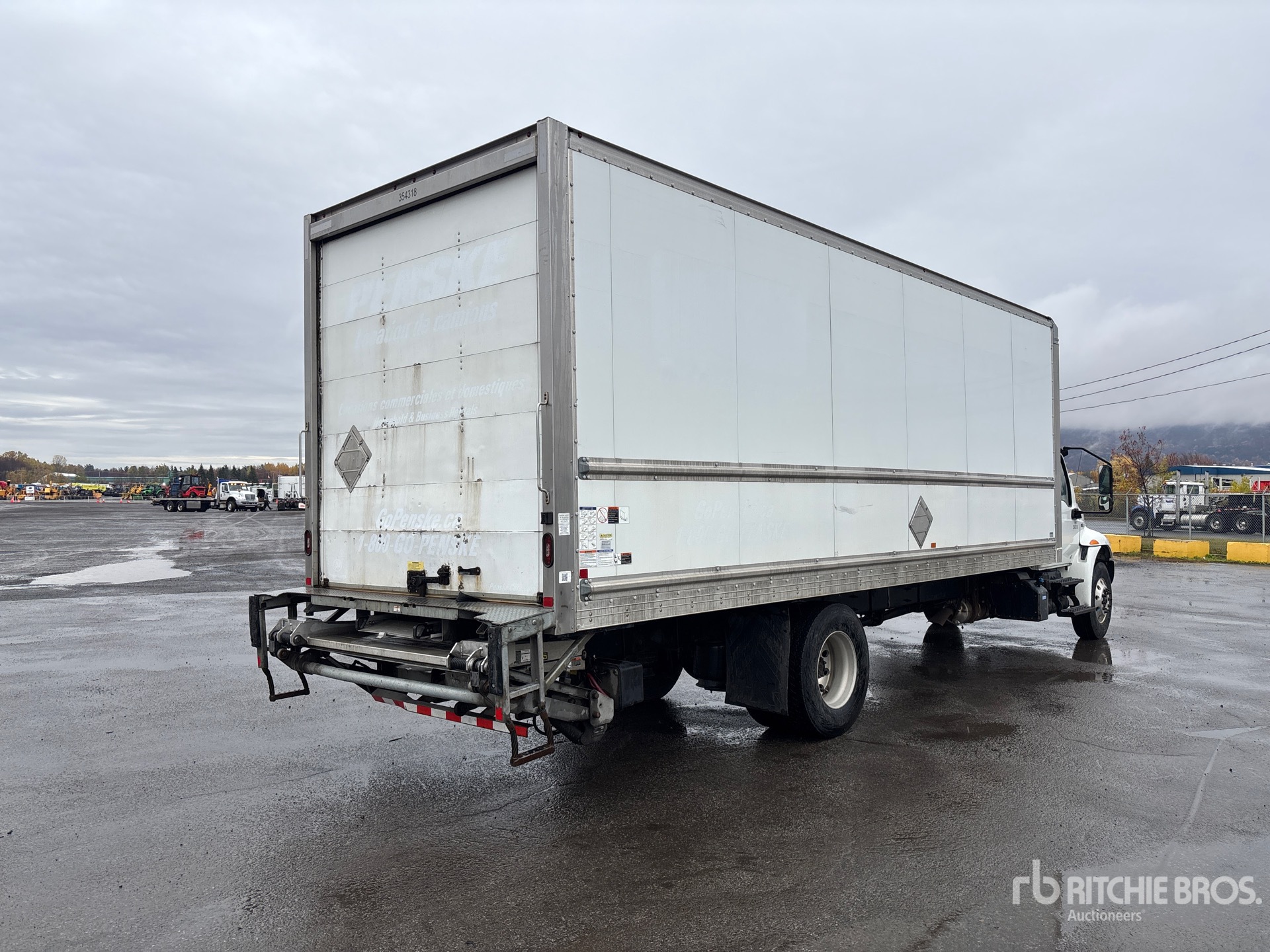 General Appearance with Foto, angolo anteriore sinistro