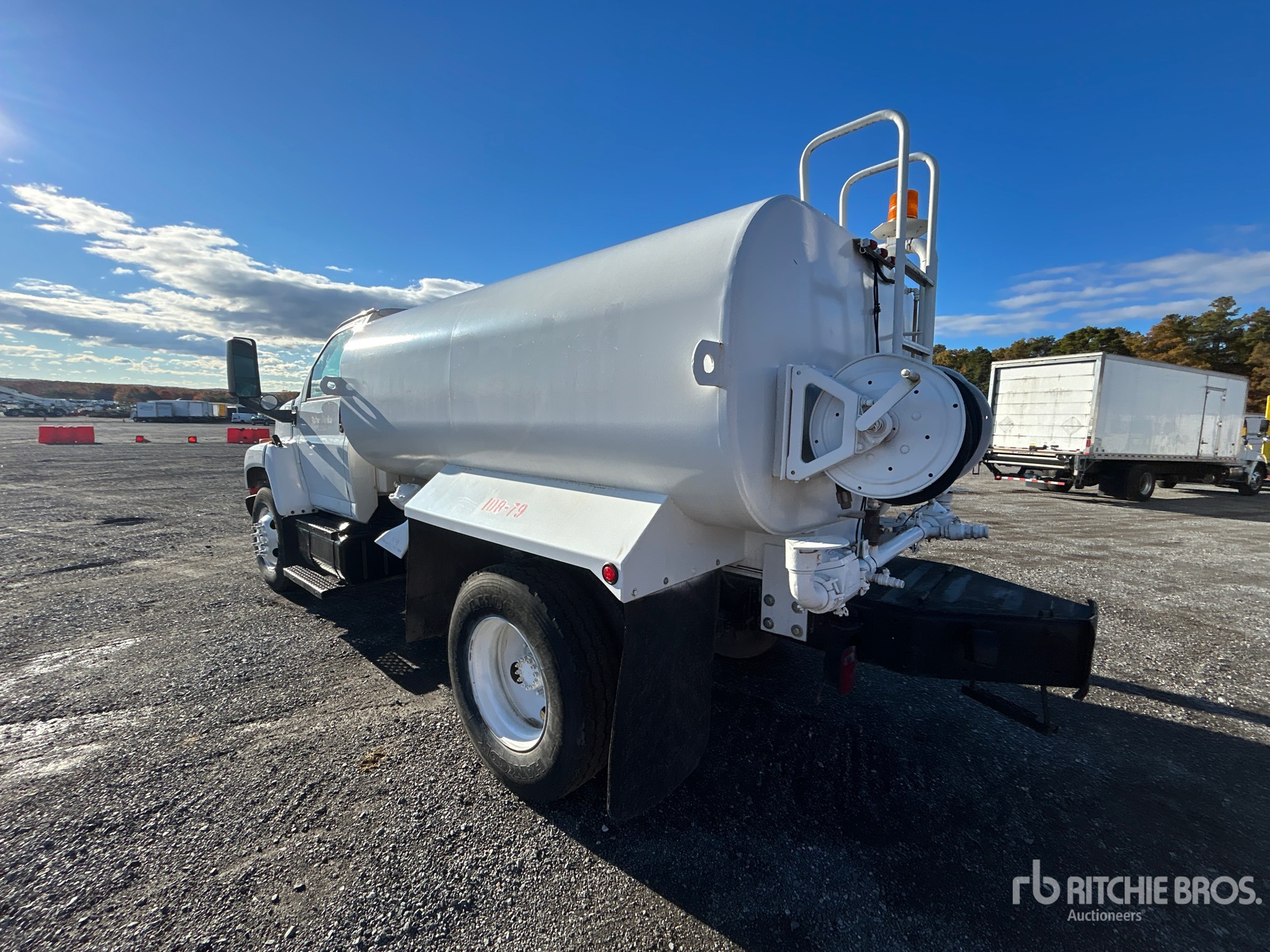 General Appearance with Foto, angolo posteriore sinistro