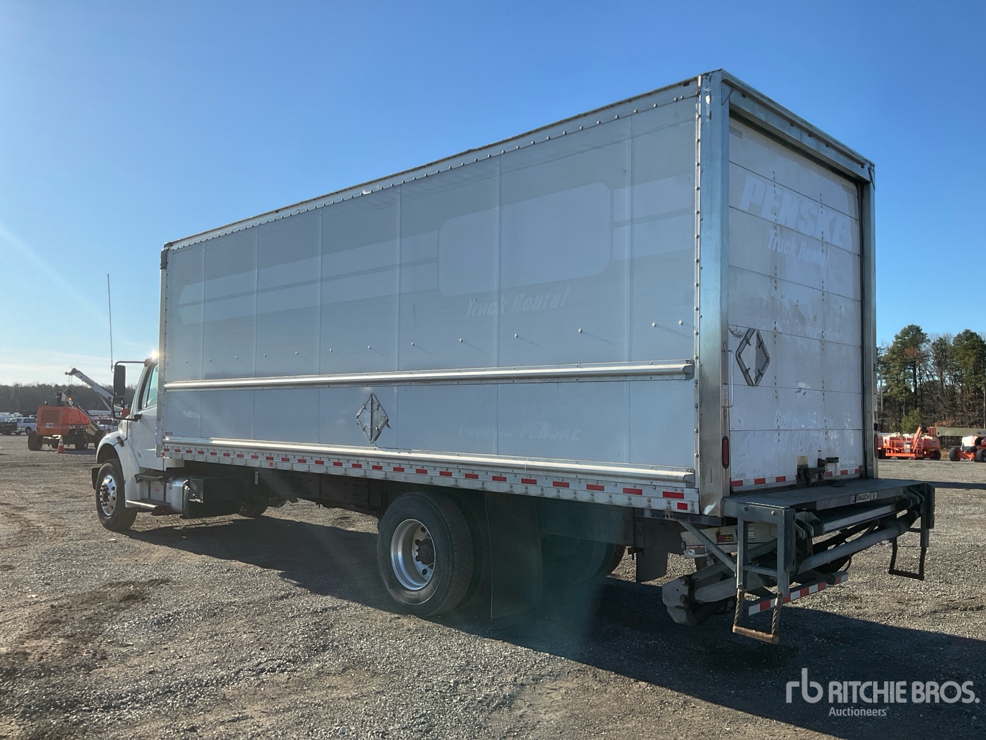 General Appearance with Bild, Ecke hinten links