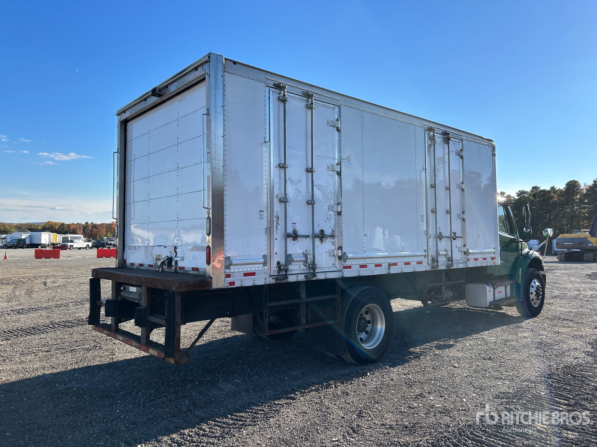 Aspect général with Image, coin arrière droit