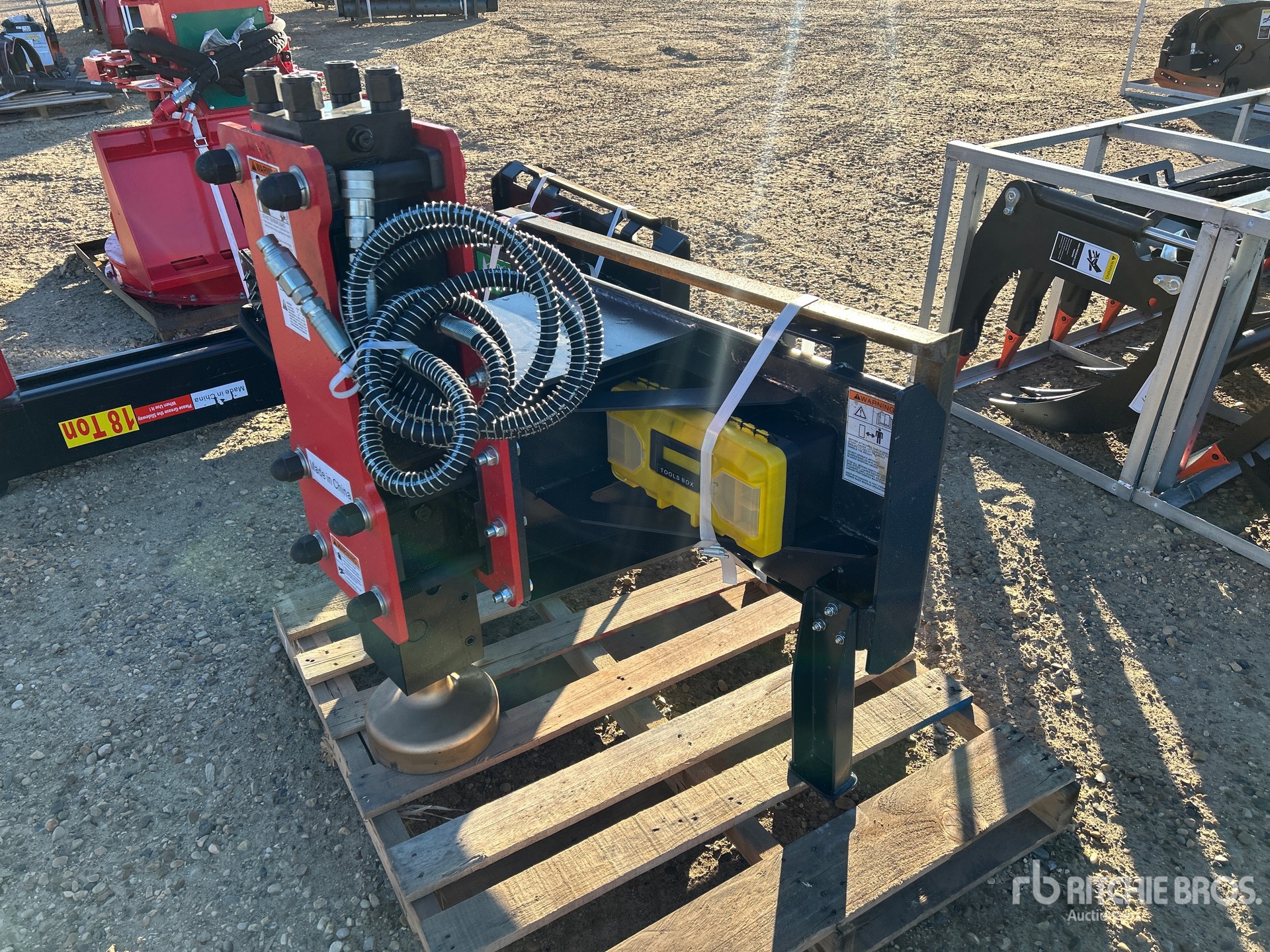 General Appearance with Bild, Ecke vorne links