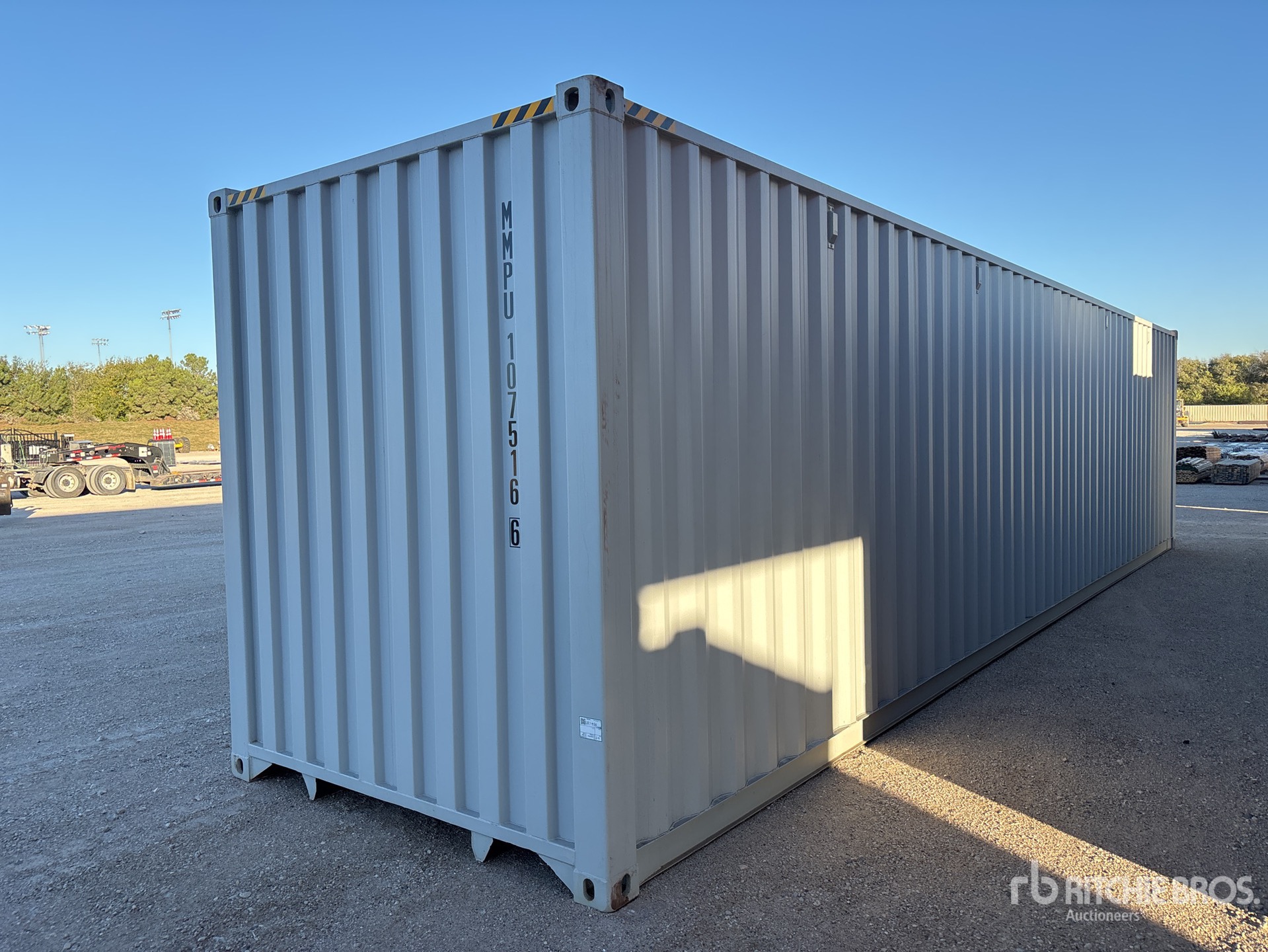 Aspect général with Image, coin arrière droit