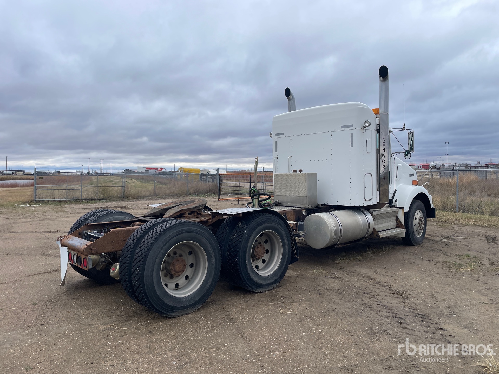 Aspect général with Image, coin arrière droit