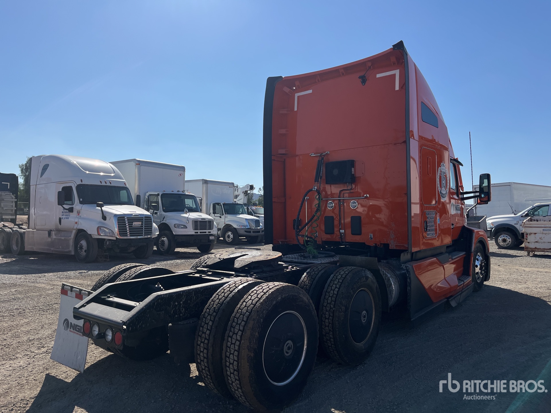 General Appearance with Foto, angolo anteriore sinistro