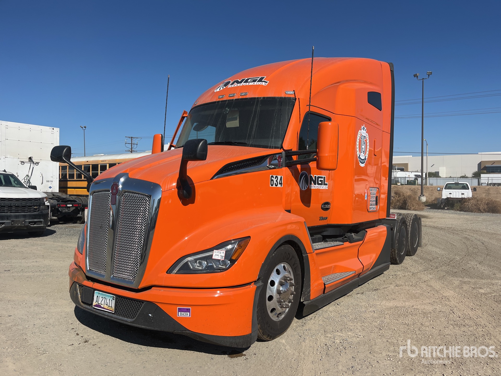 General Appearance with Foto, angolo anteriore sinistro