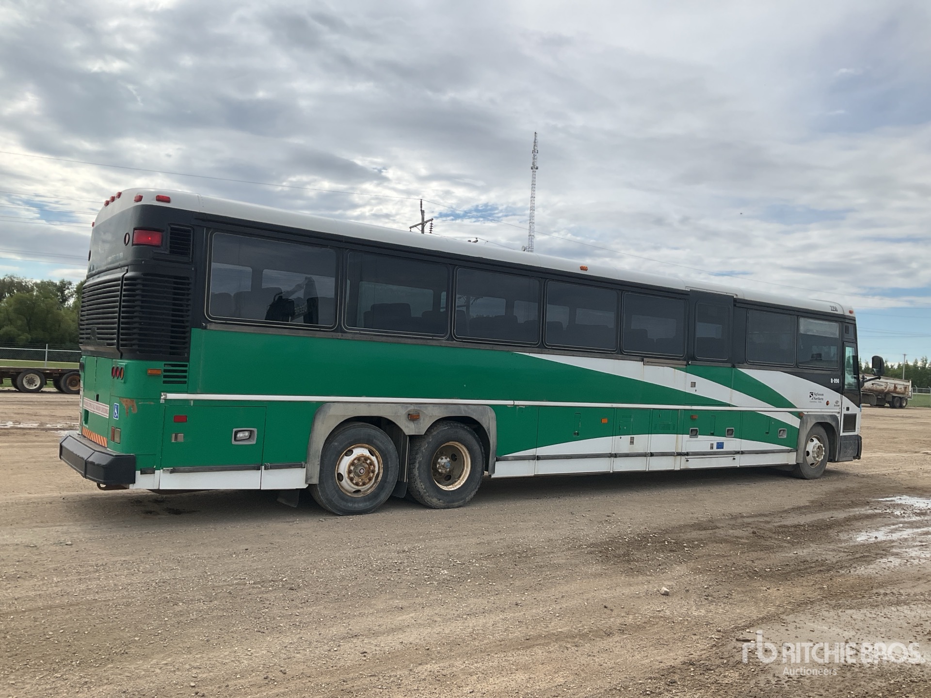 General Appearance with Bild, Ecke hinten rechts