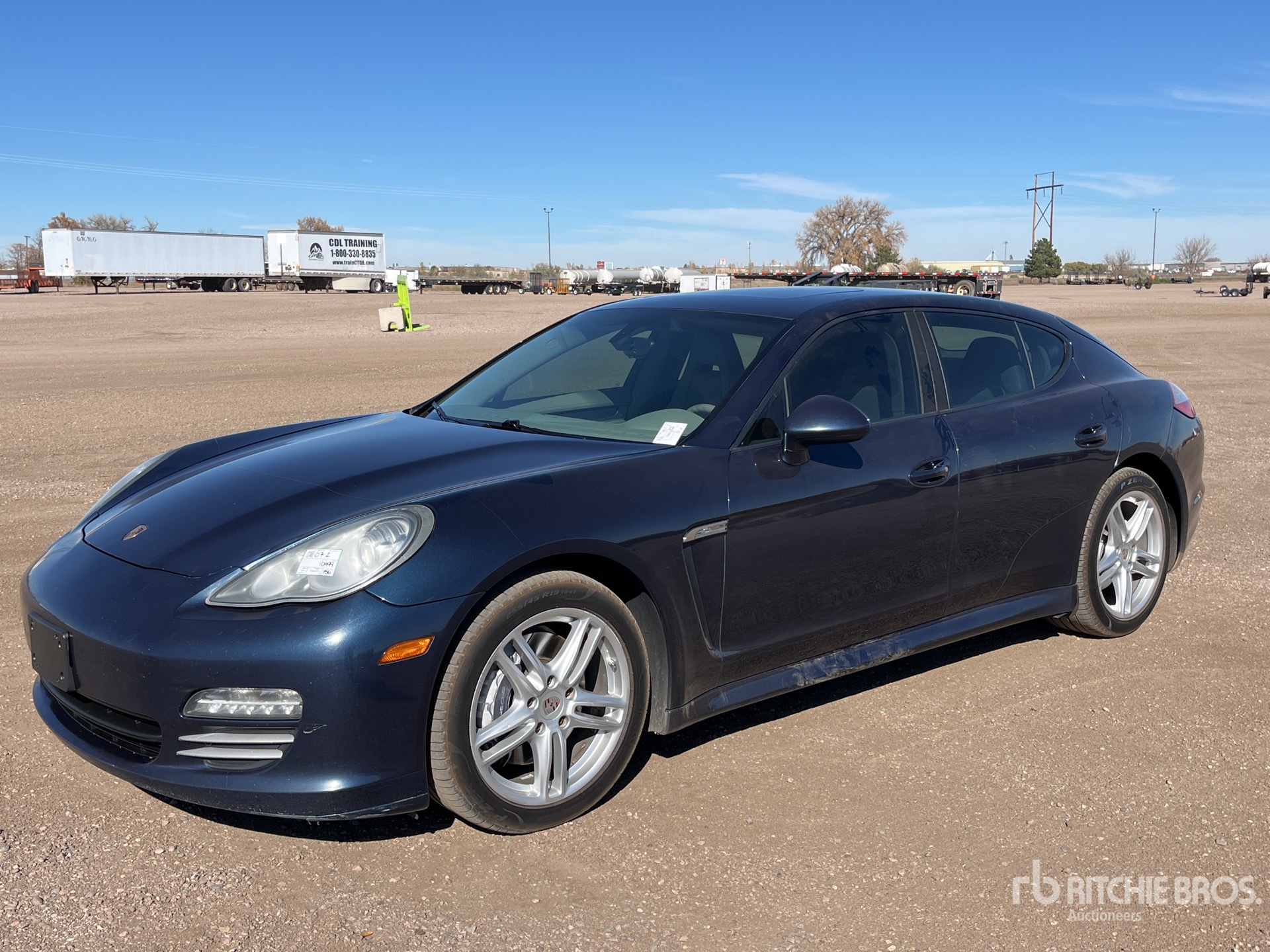 General Appearance with Image, coin avant gauche