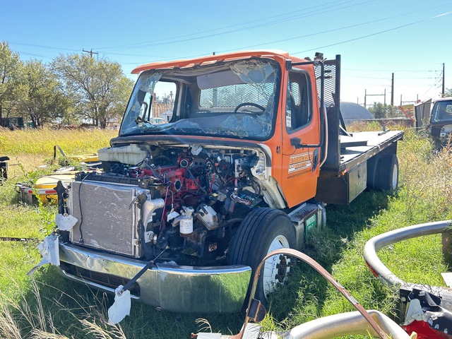 2014 Freightliner M2 106 4x2 Flatbed Truck (Inoperable) 2014 Freightliner M2 106 4x2 Flatbed Truck (Inoperable)