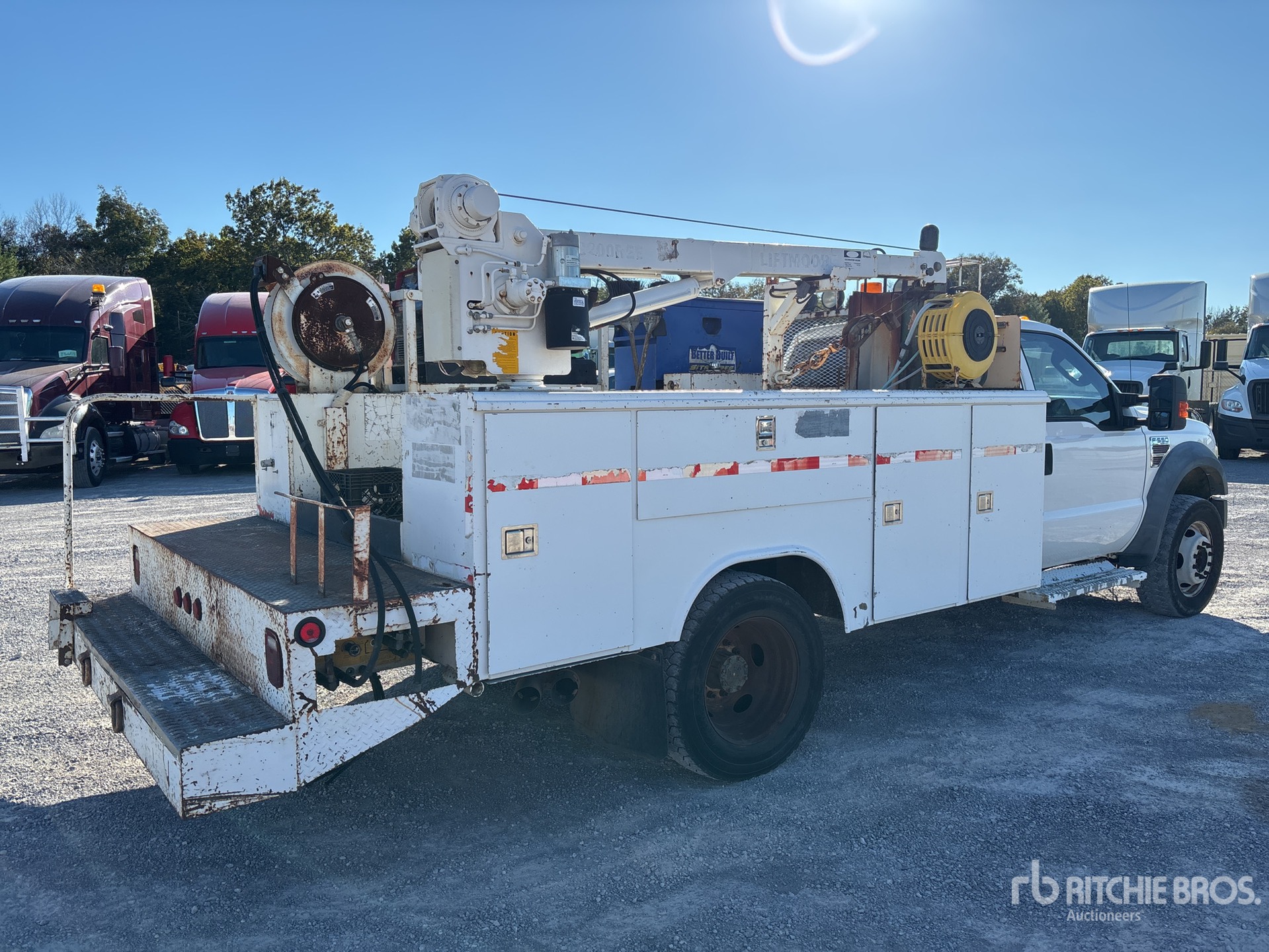 General Appearance with Picture, Right Rear Corner