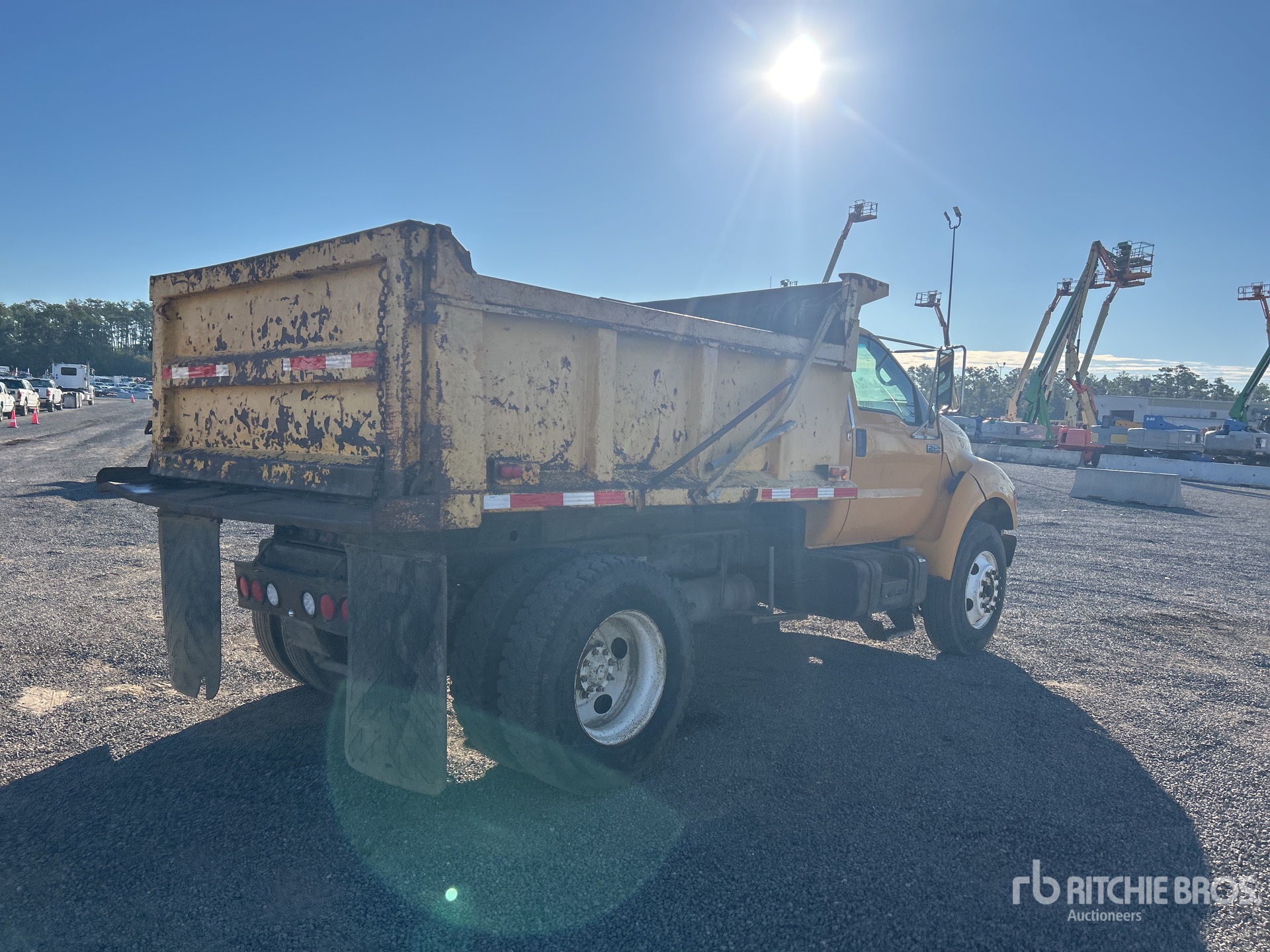 General Appearance with Foto, angolo anteriore sinistro