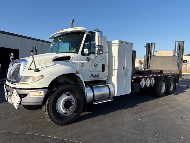 2014 International 7400 6x4 Cylinder Pallet Flatbed Truck