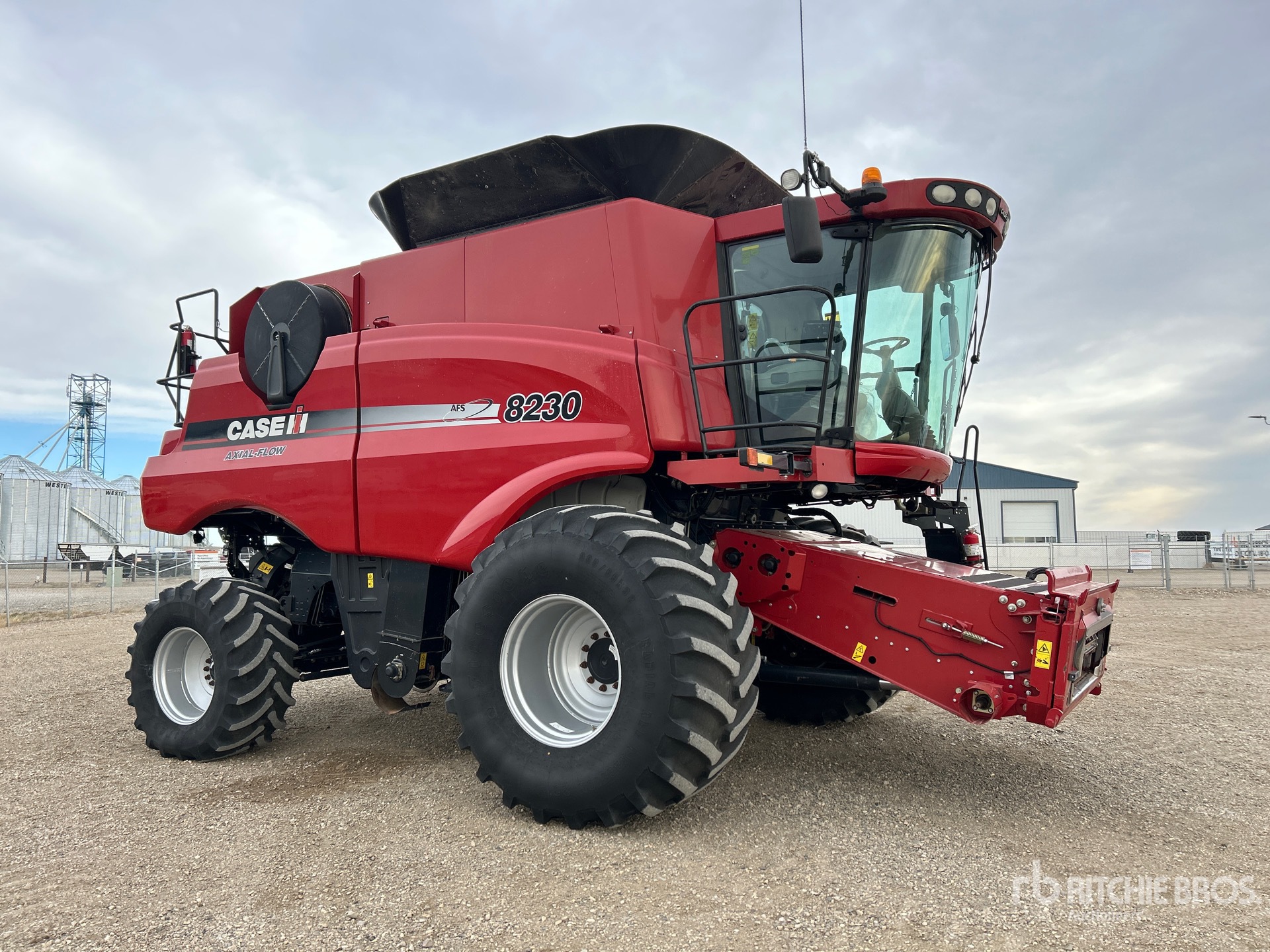 General Appearance with Foto, angolo anteriore destro