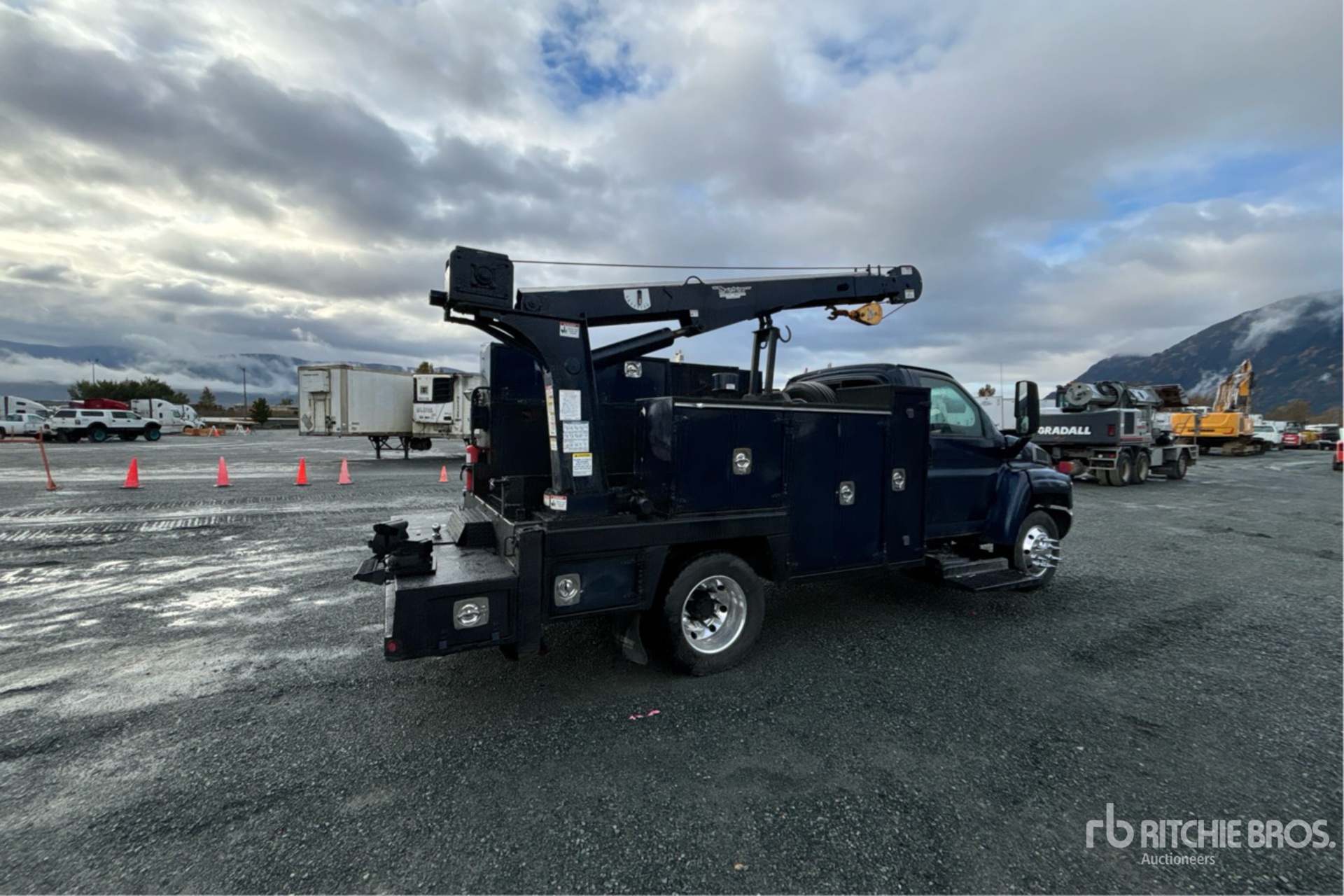 General Appearance with Picture, Right Rear Corner