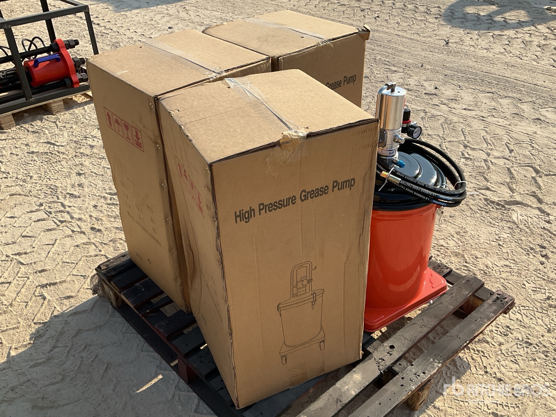 General Appearance with Image, coin avant droit