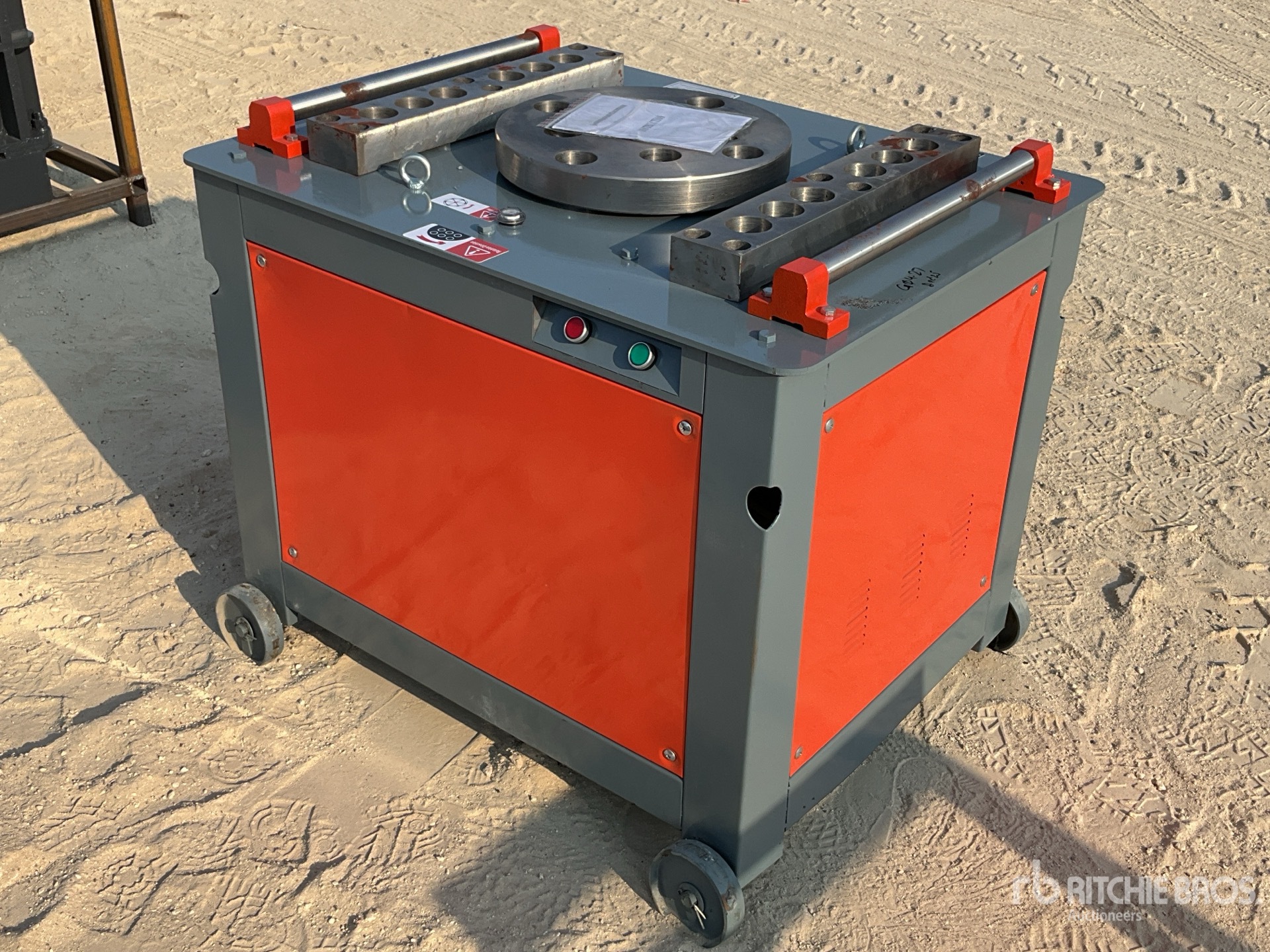 Aspect général with Image, coin arrière droit