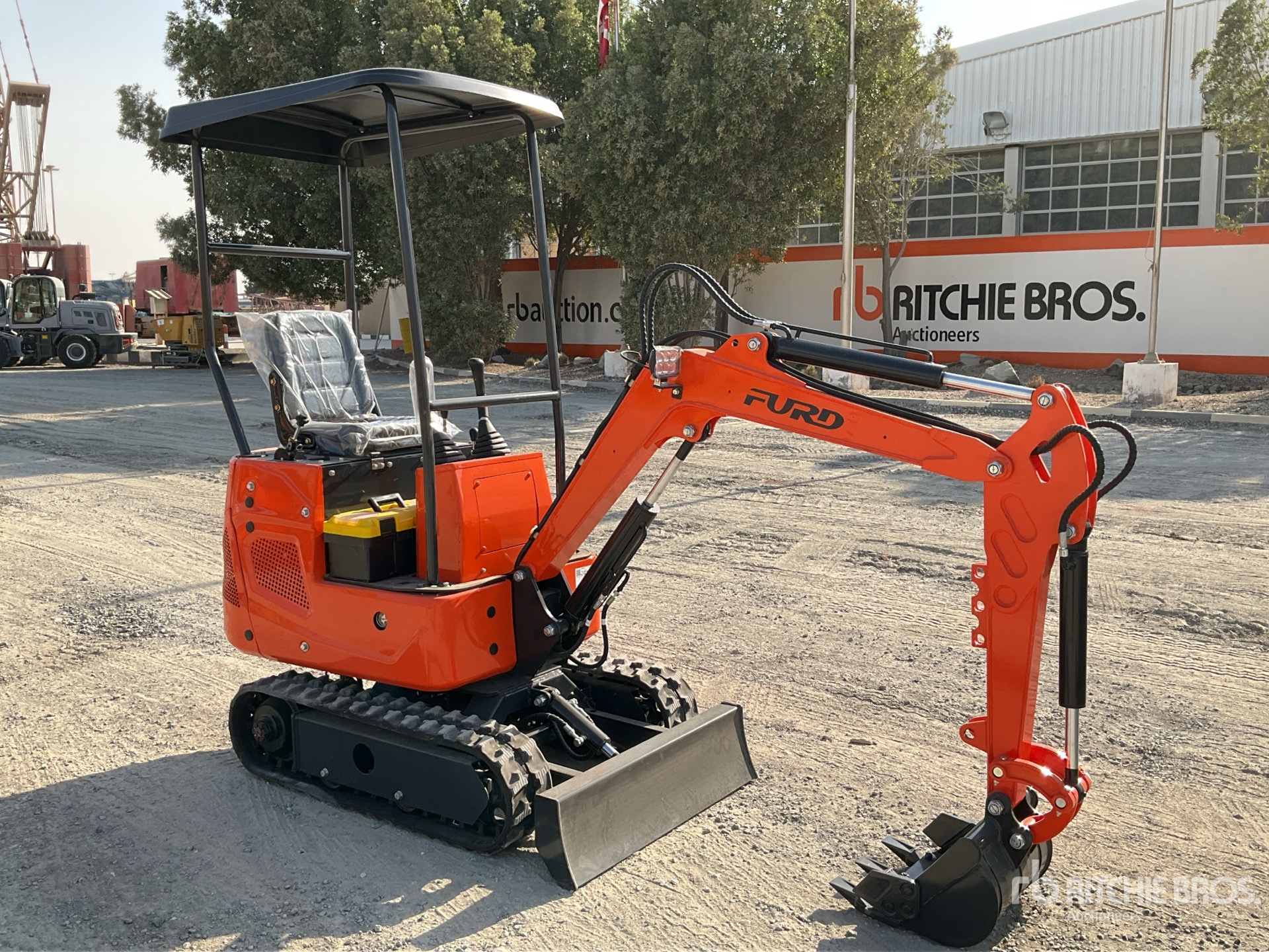 General Appearance with Picture, Right Front Corner