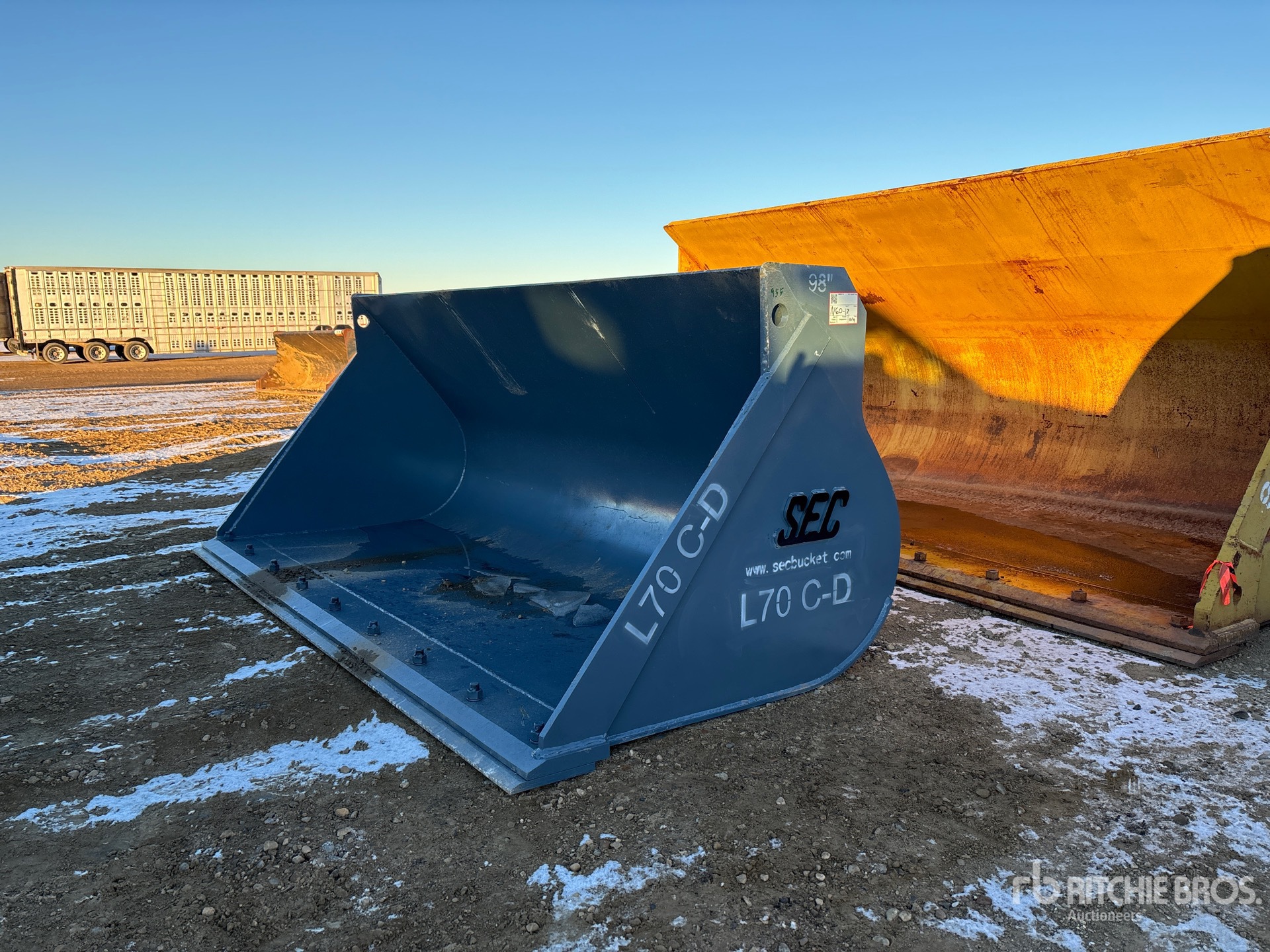 General Appearance with Bild, Ecke vorne links