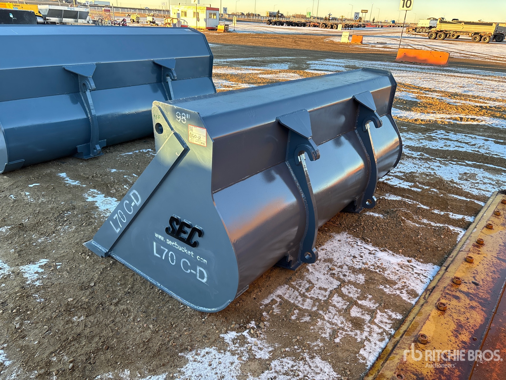 General Appearance with Bild, Ecke hinten links