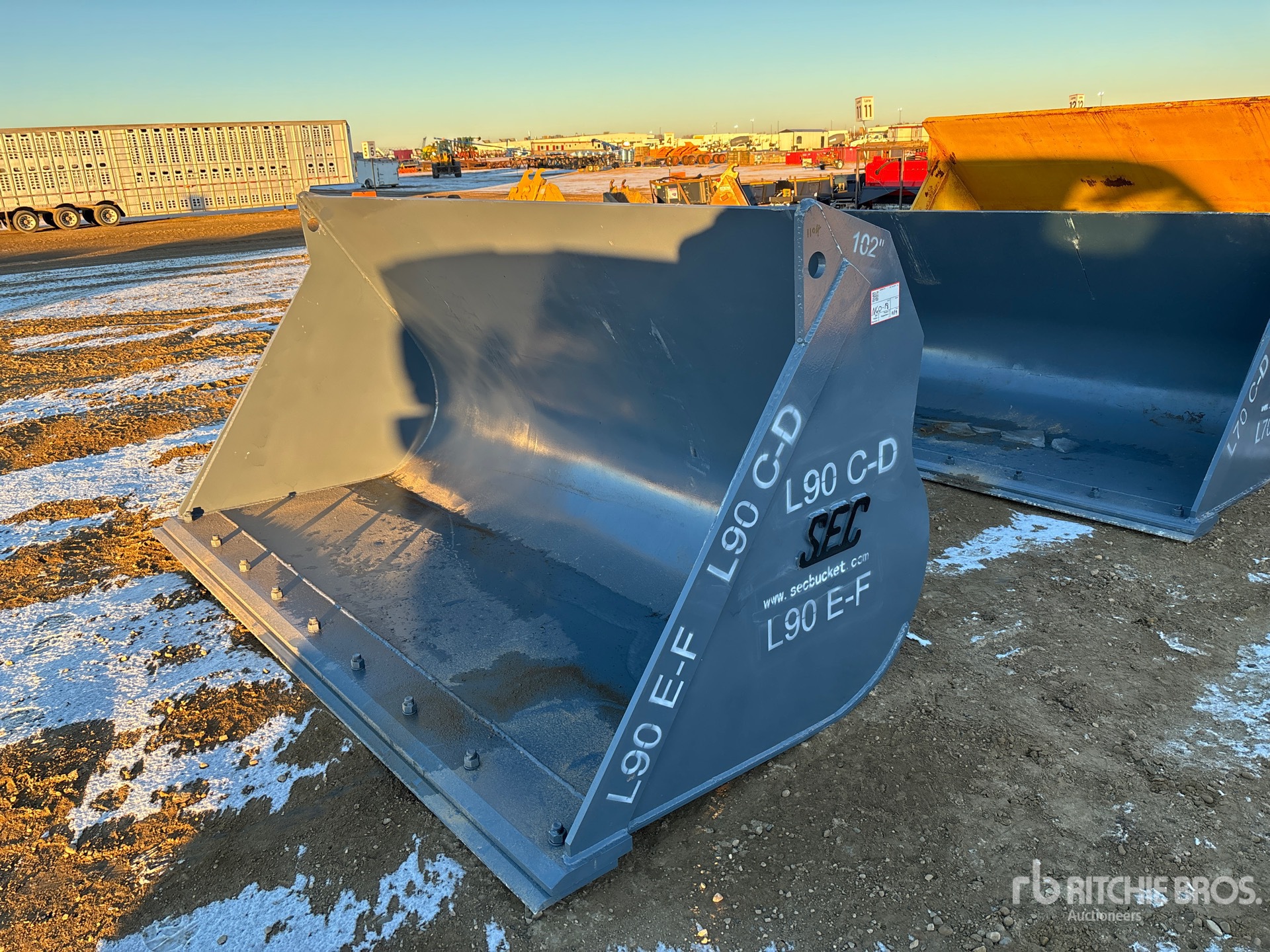 General Appearance with Bild, Ecke vorne links