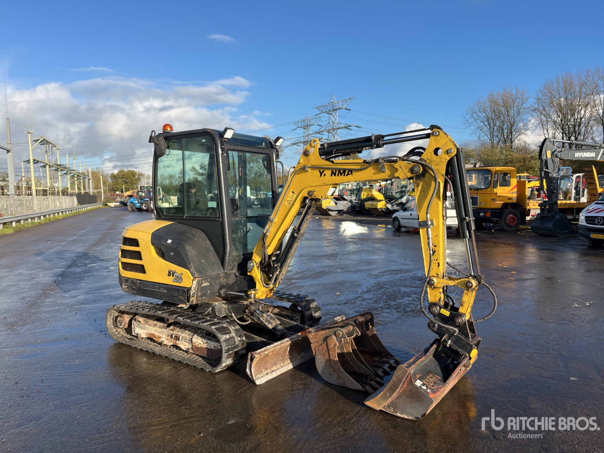 General Appearance with Foto, angolo anteriore destro