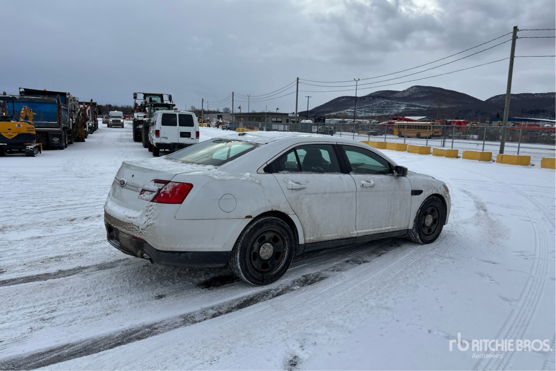 General Appearance with Foto, angolo anteriore sinistro