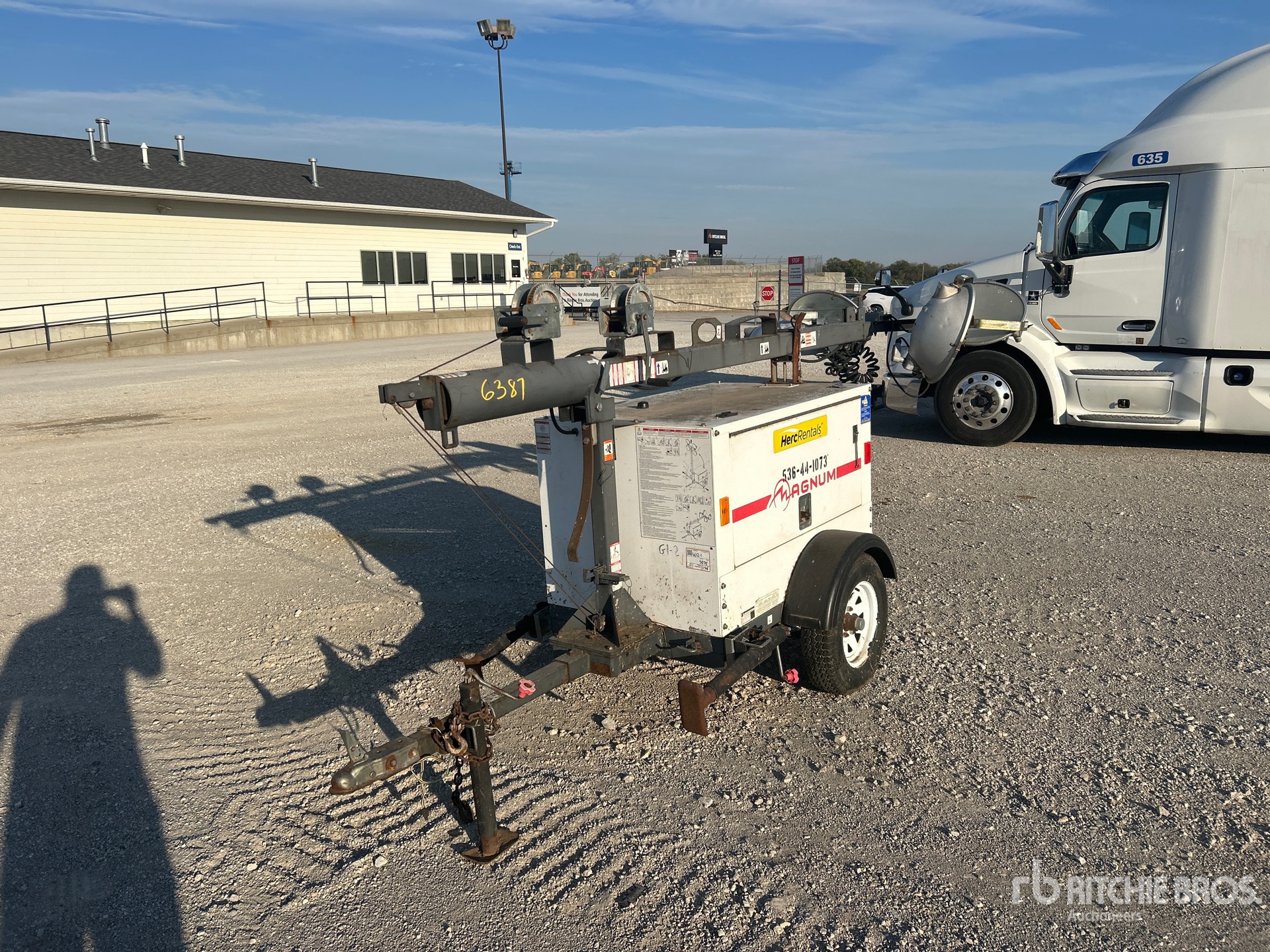 General Appearance with Bild, Ecke hinten links