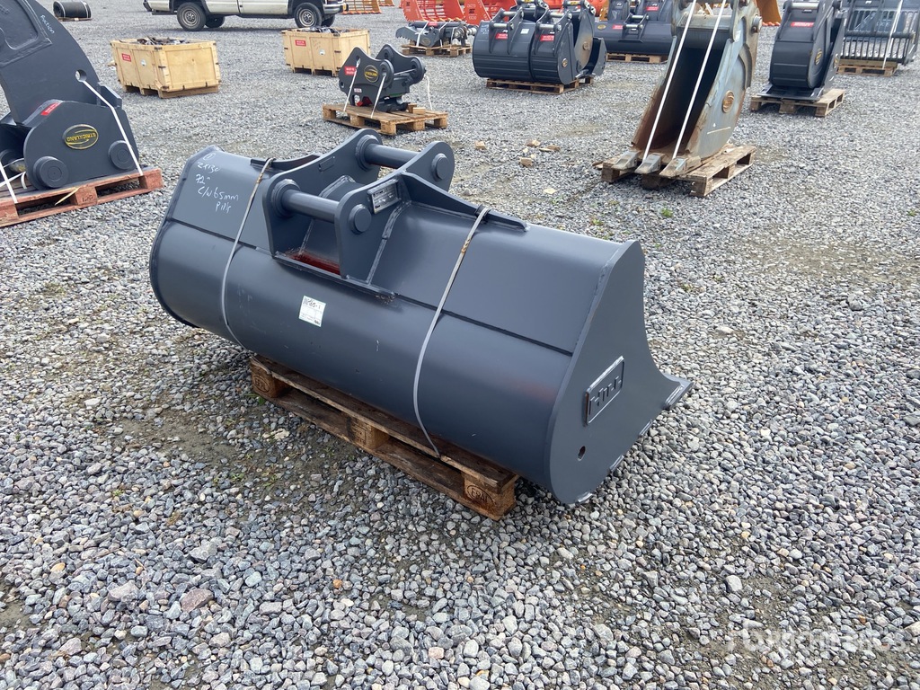 2025 Titan ZX130-135-140W 1800 mm Q/C Cleanup Excavator Bucket